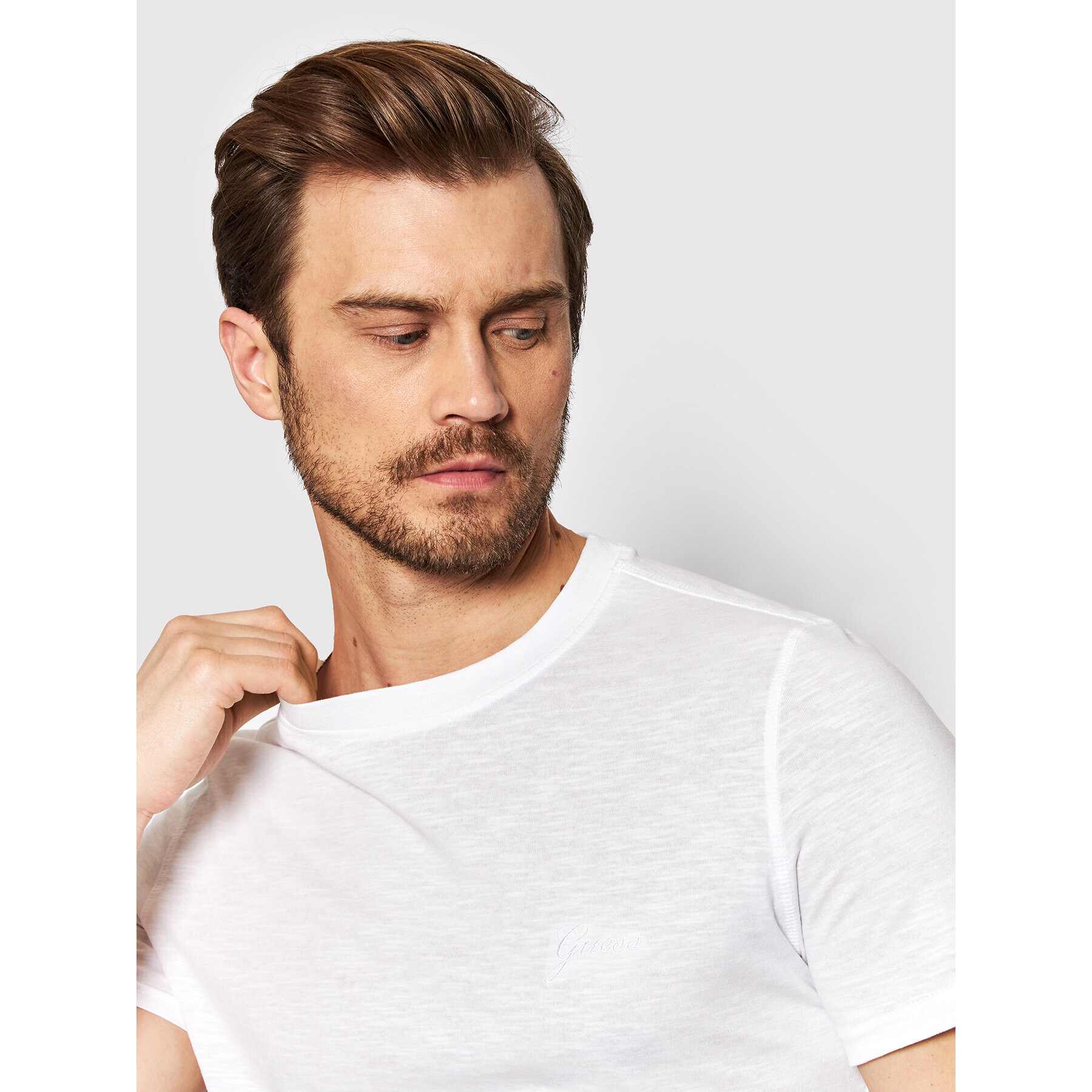 Guess T-Shirt Tailer M2GI19 K6XN1 Bílá Slim Fit - Pepit.cz