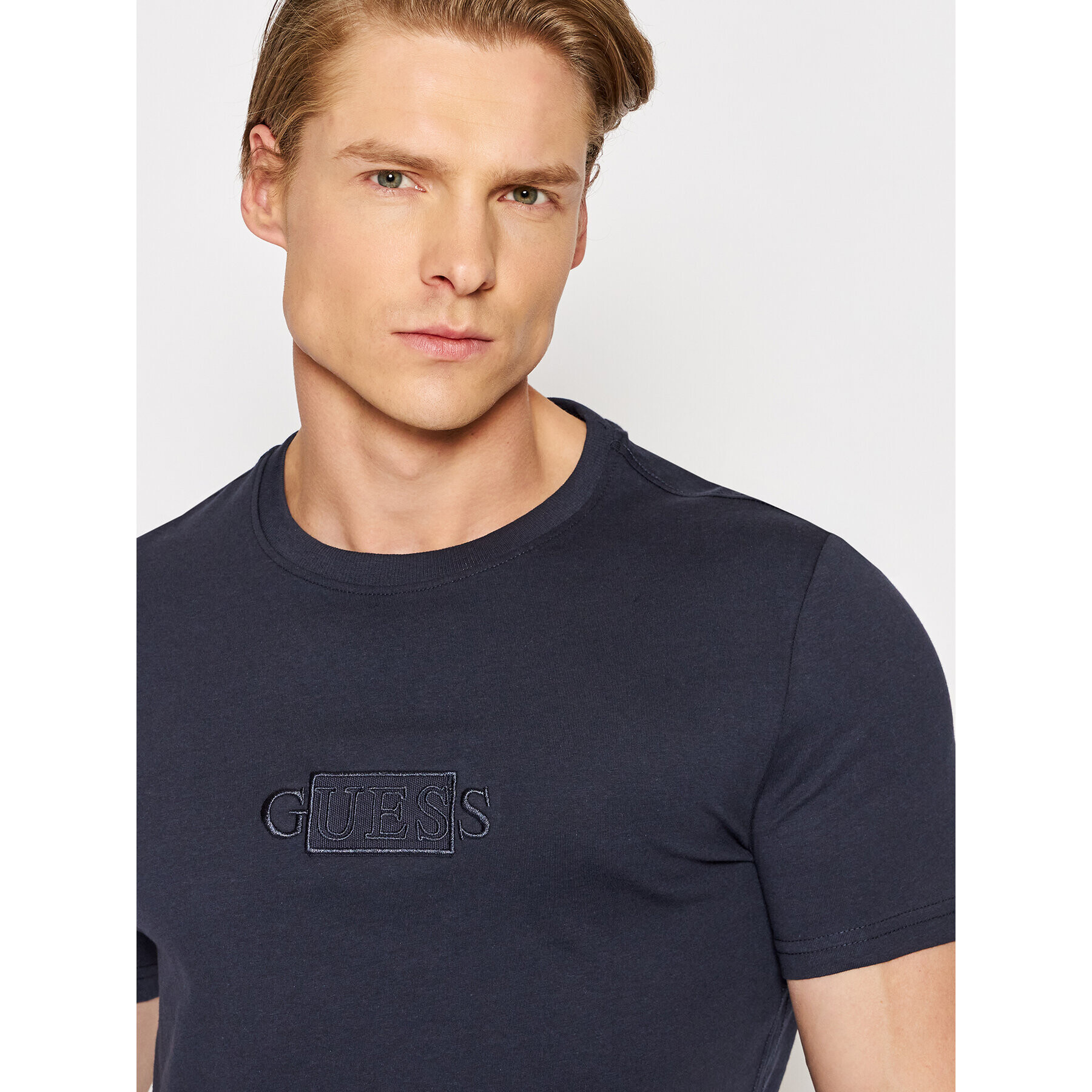 Guess T-Shirt Tapin M2GI28 I3Z11 Tmavomodrá Slim Fit - Pepit.cz