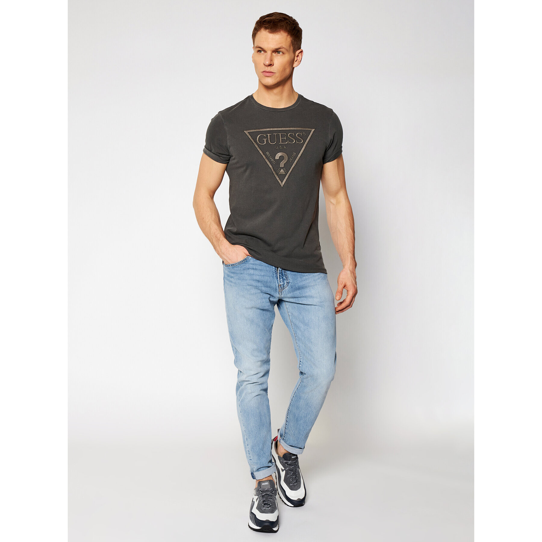 Guess T-Shirt Triangle M0BI1J R9YK0 Šedá Slim Fit - Pepit.cz