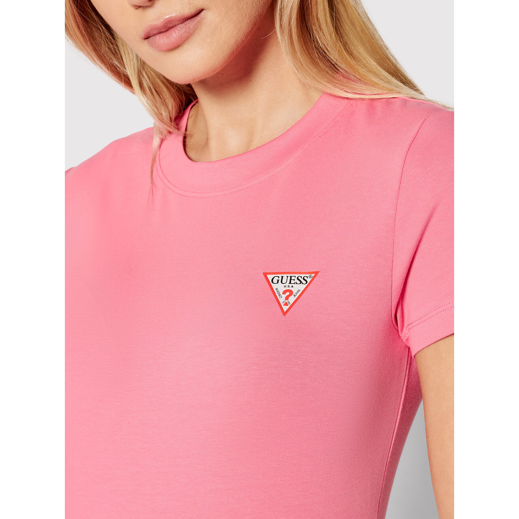 Guess T-Shirt Triangle W1YI0Z J1311 Růžová Slim Fit - Pepit.cz