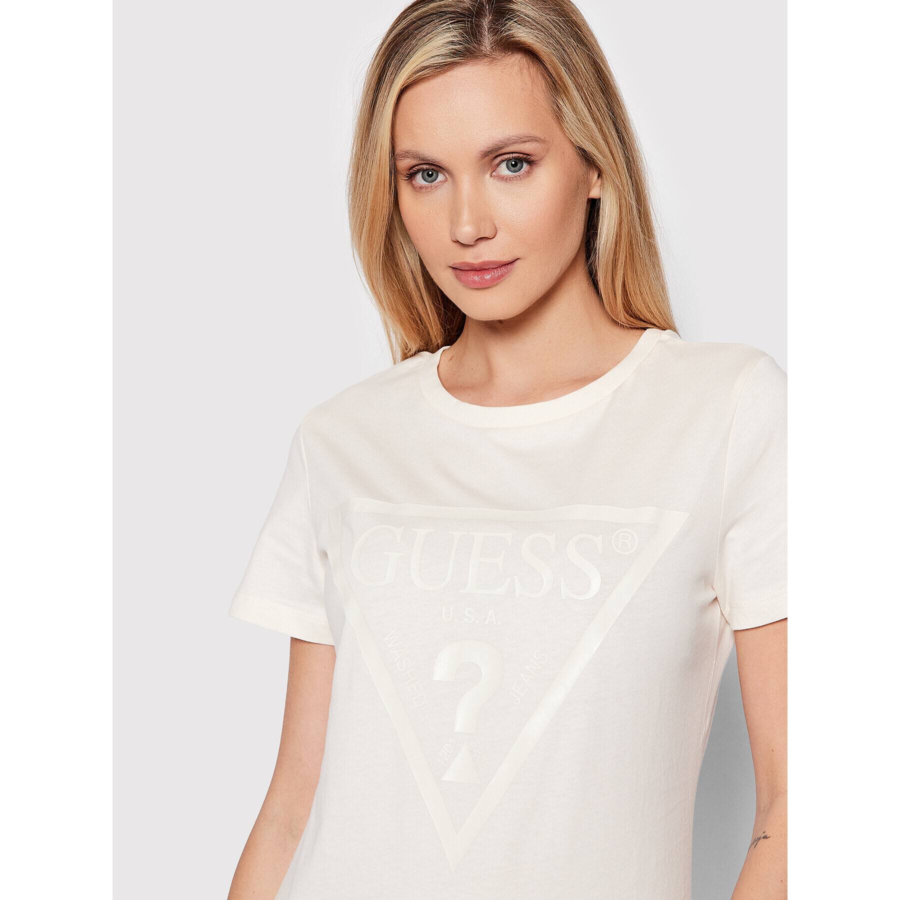 Guess T-Shirt V2RI13 K8HM0 Bílá Regular Fit - Pepit.cz