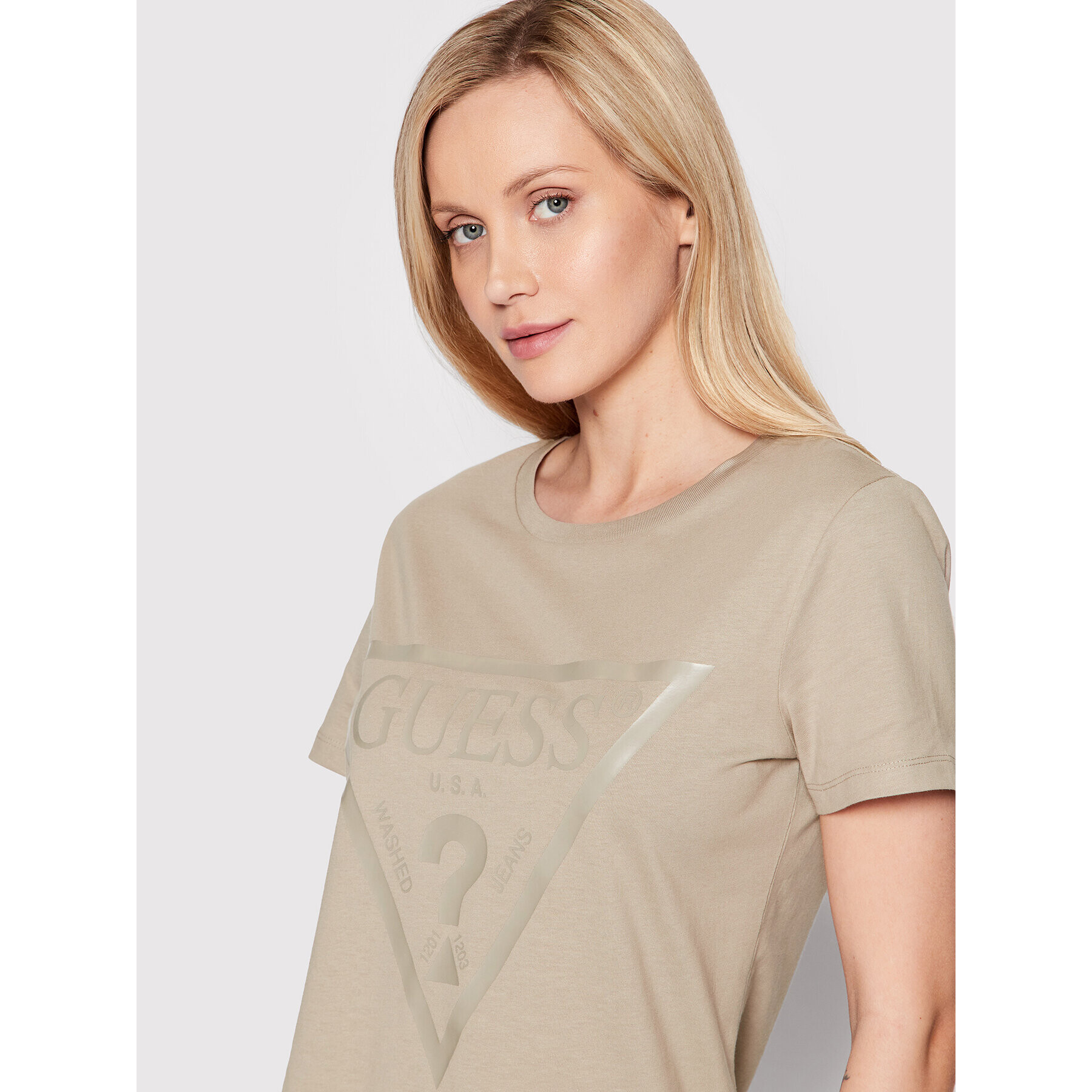 Guess T-Shirt V2YI07 K8HM0 Béžová Regular Fit - Pepit.cz