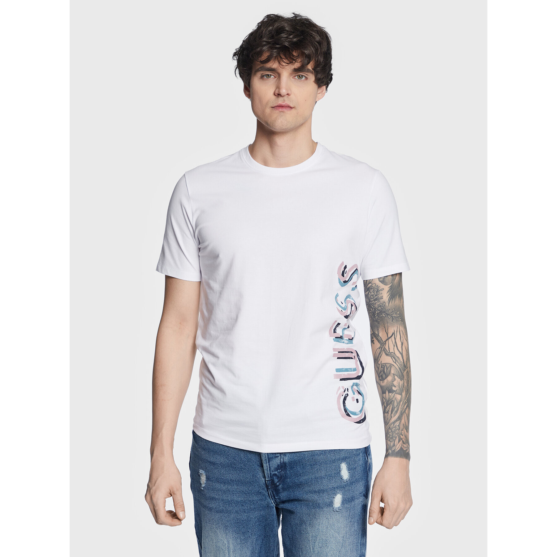 Guess T-Shirt Vertical Logo M3GI22 J1314 Bílá Slim Fit - Pepit.cz