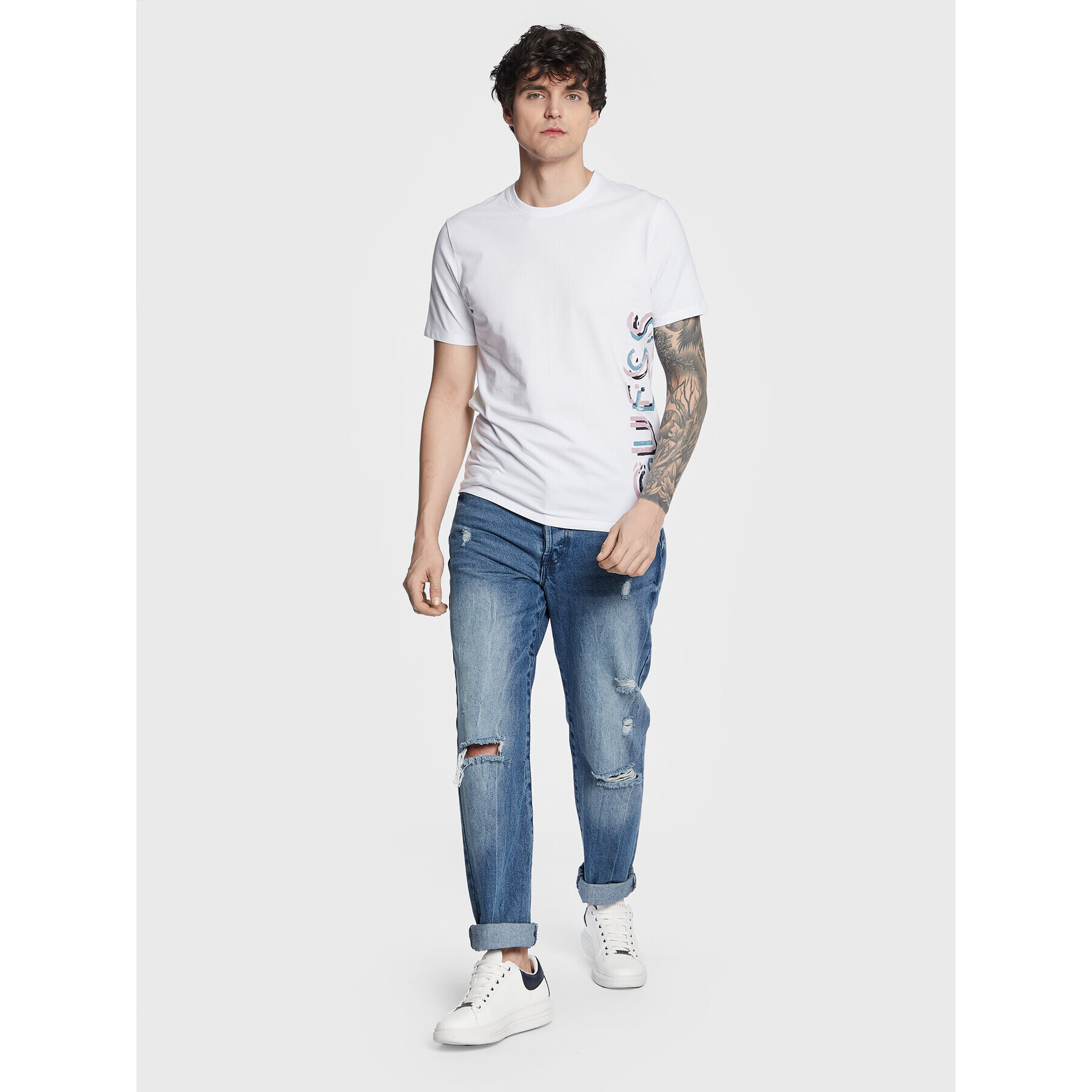 Guess T-Shirt Vertical Logo M3GI22 J1314 Bílá Slim Fit - Pepit.cz