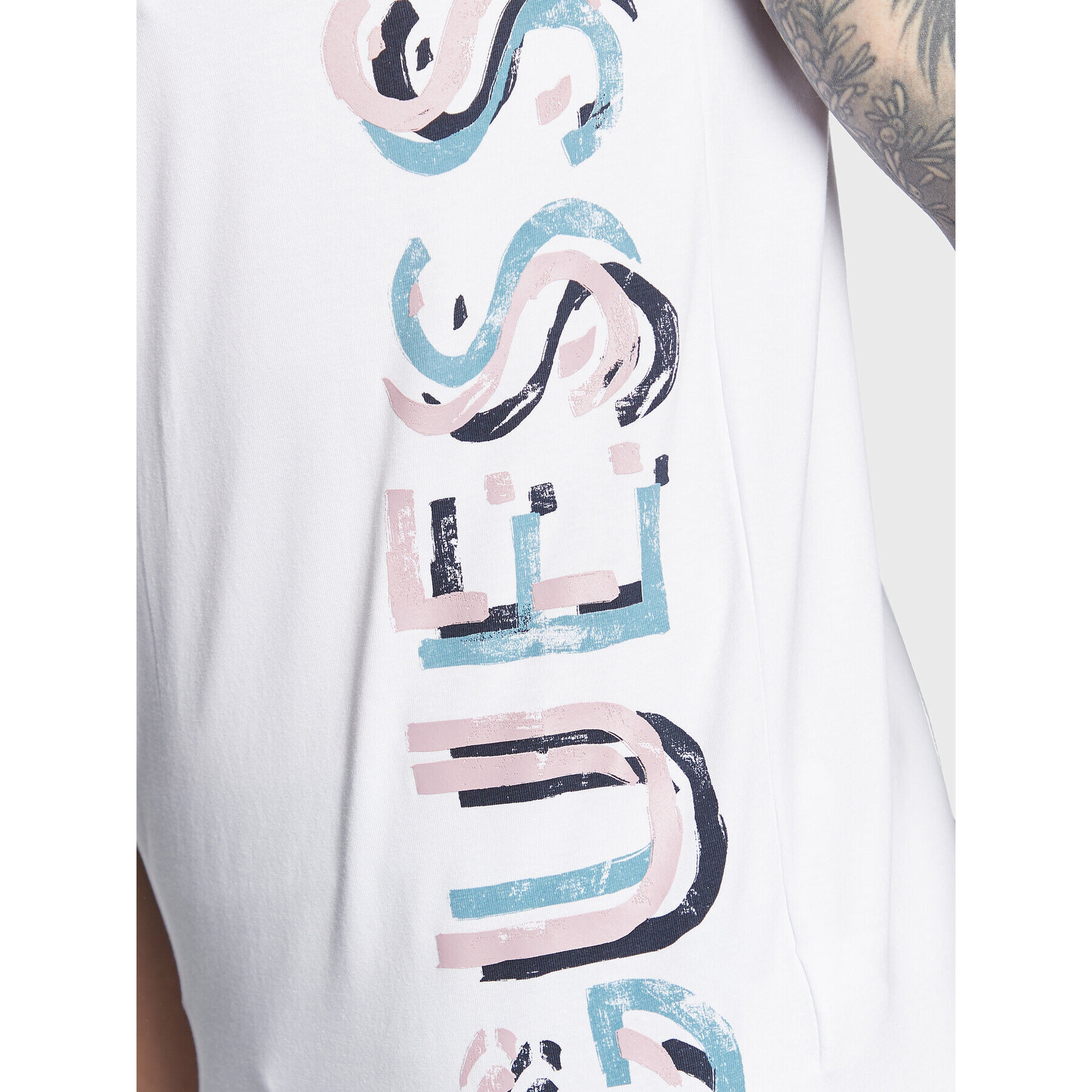 Guess T-Shirt Vertical Logo M3GI22 J1314 Bílá Slim Fit - Pepit.cz