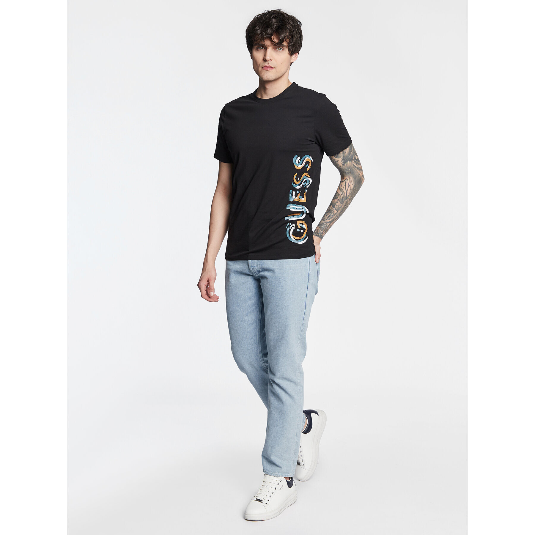 Guess T-Shirt Vertical Logo M3GI22 J1314 Černá Slim Fit - Pepit.cz