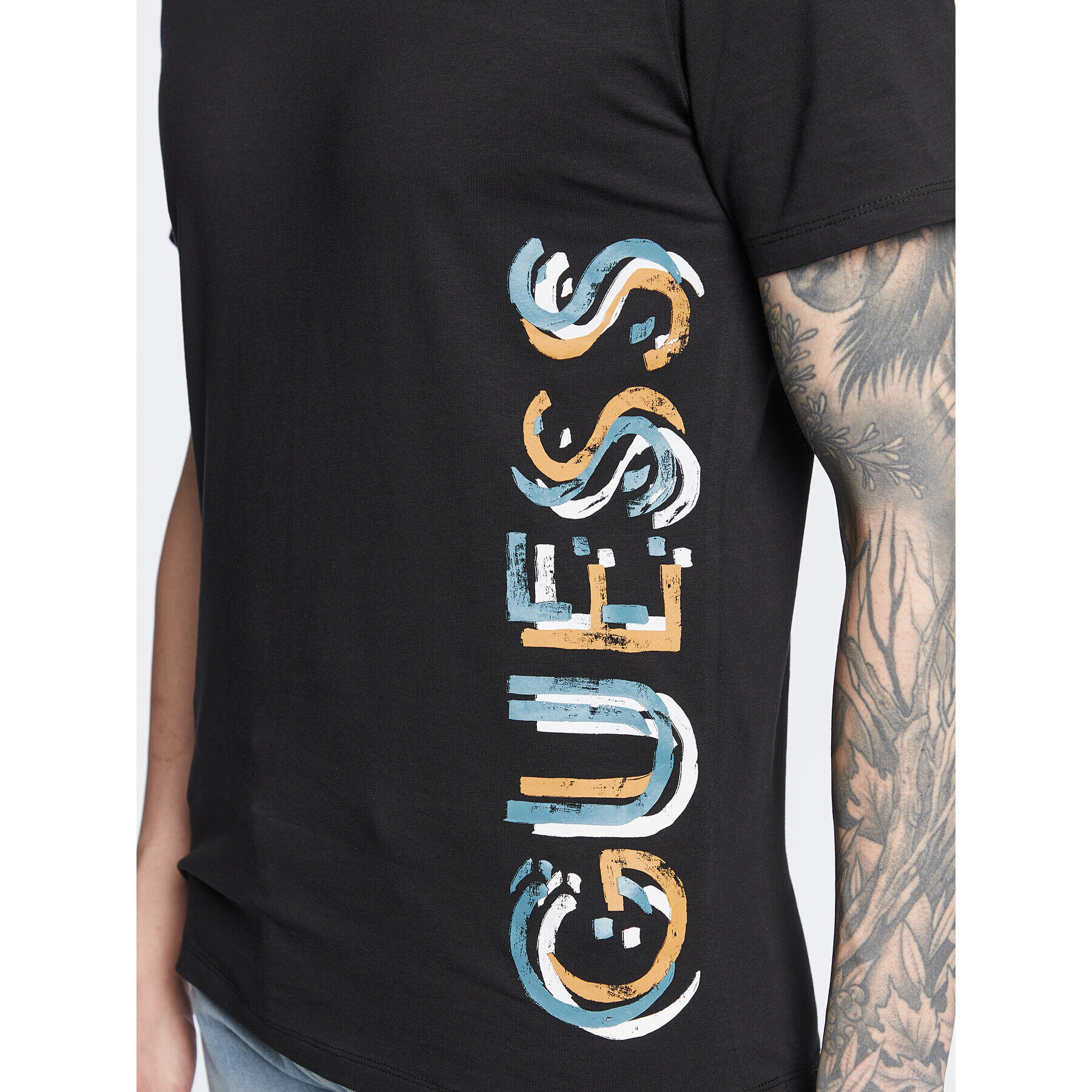 Guess T-Shirt Vertical Logo M3GI22 J1314 Černá Slim Fit - Pepit.cz