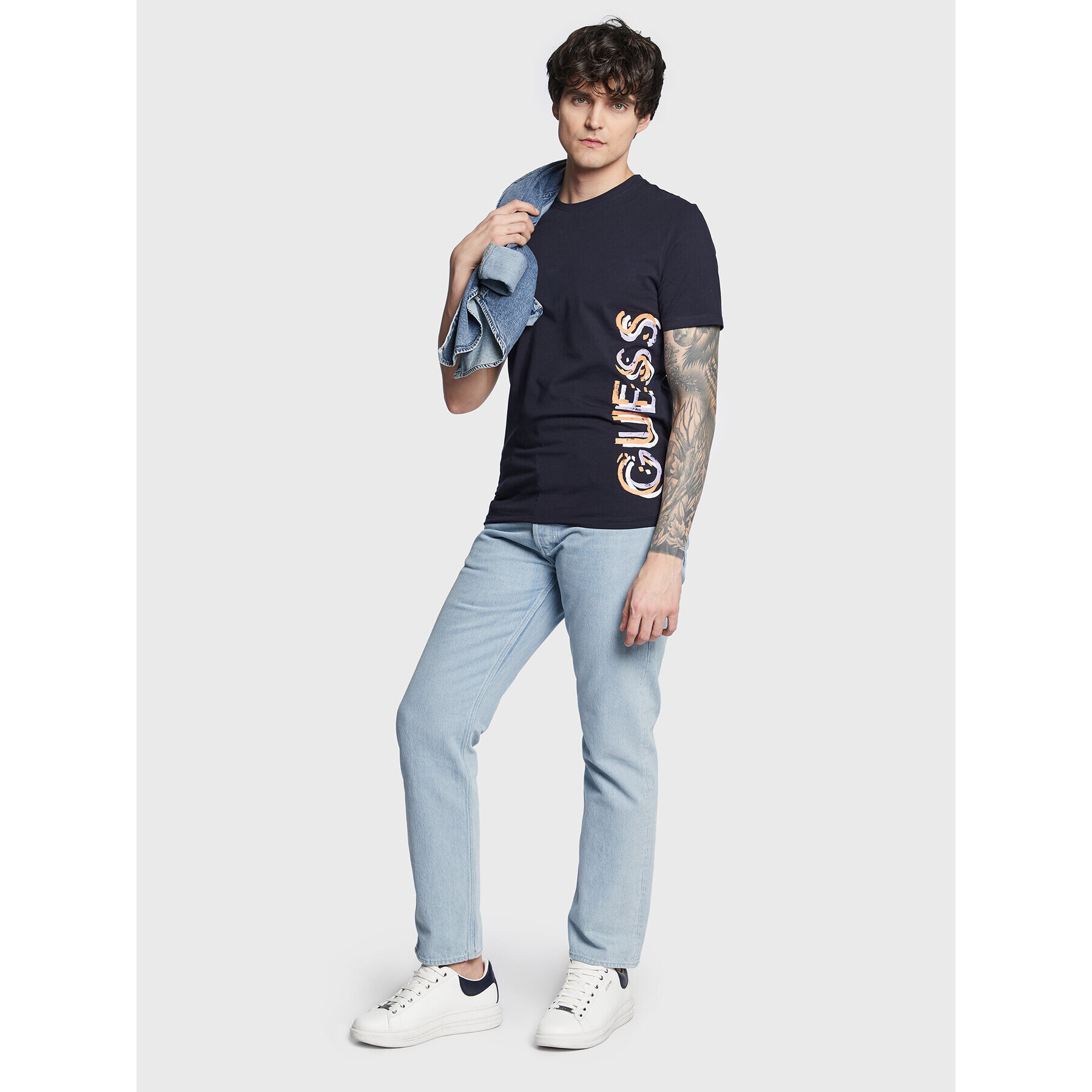 Guess T-Shirt Vertical Logo M3GI22 J1314 Tmavomodrá Slim Fit - Pepit.cz