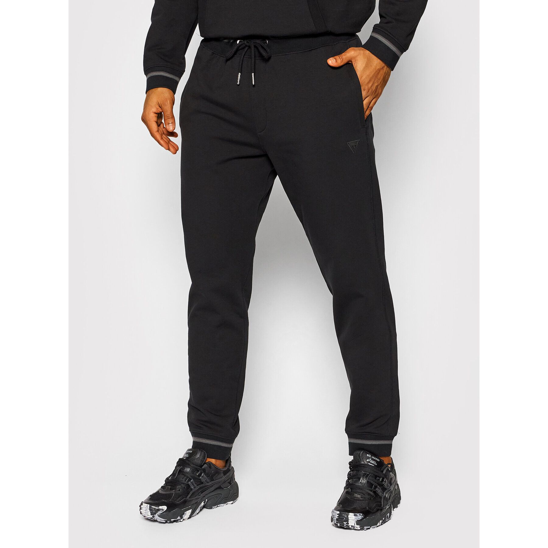 Guess Teplákové kalhoty M1BB37 K7ON1 Černá Slim Fit - Pepit.cz