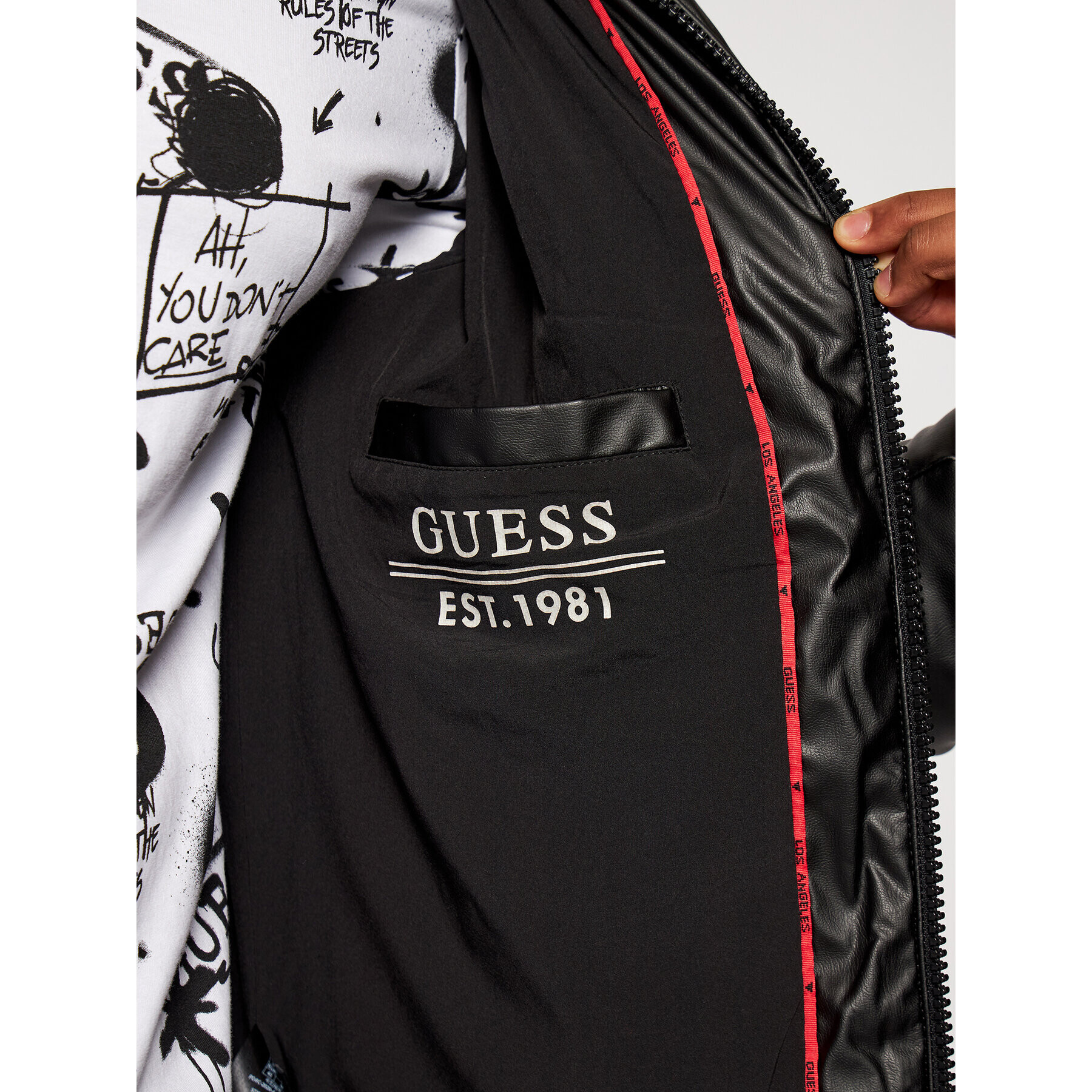 Guess Vatovaná bunda M0BL43 WABC0 Černá Slim Fit - Pepit.cz