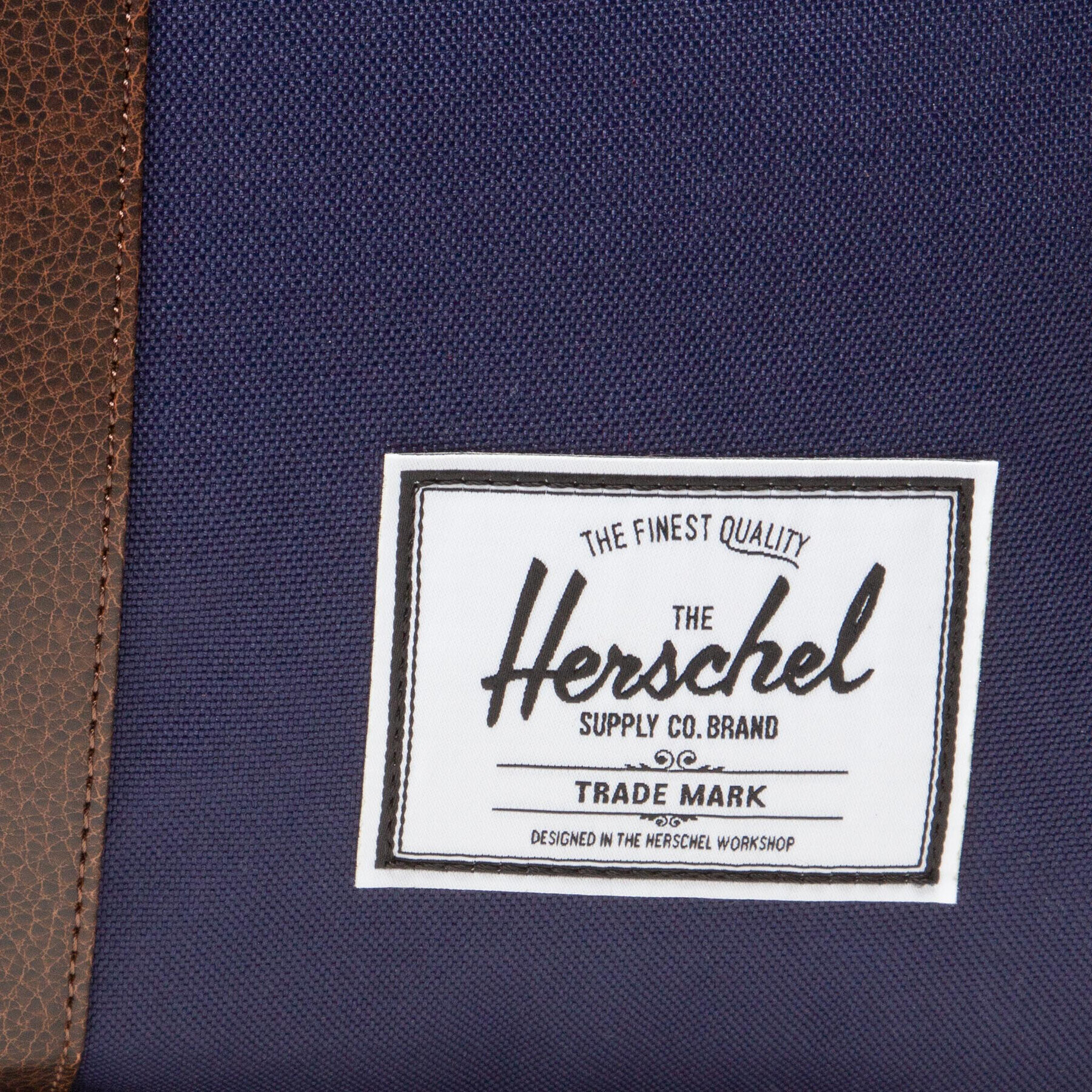 Herschel Taška Novel 10026-05432 Tmavomodrá - Pepit.cz