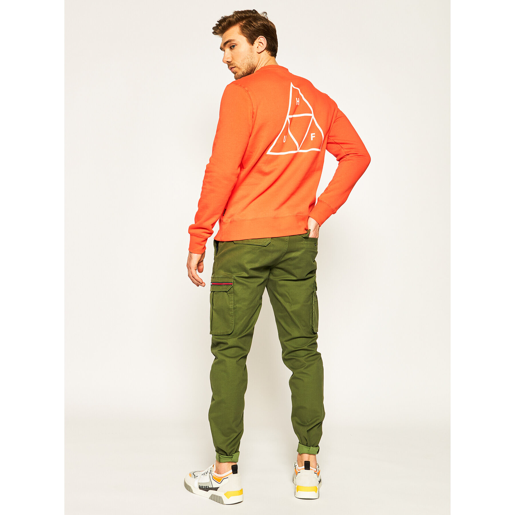 HUF Mikina Essentials TT Crew PF00101 Oranžová Regular Fit - Pepit.cz