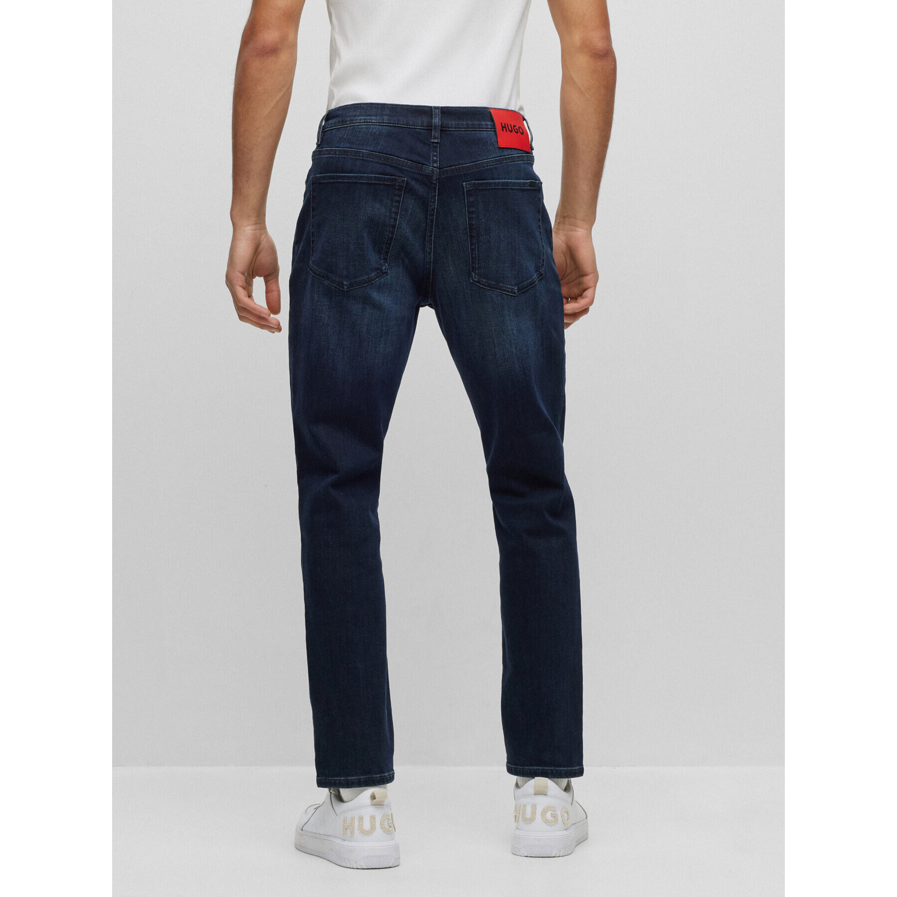 Hugo Jeansy 50493866 Tmavomodrá Tapered Fit - Pepit.cz