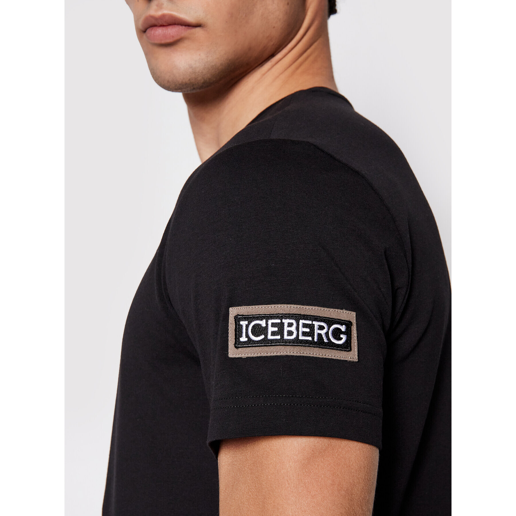 Iceberg T-Shirt X DISNEY 21EI1P0F01F6309 Černá Regular Fit - Pepit.cz