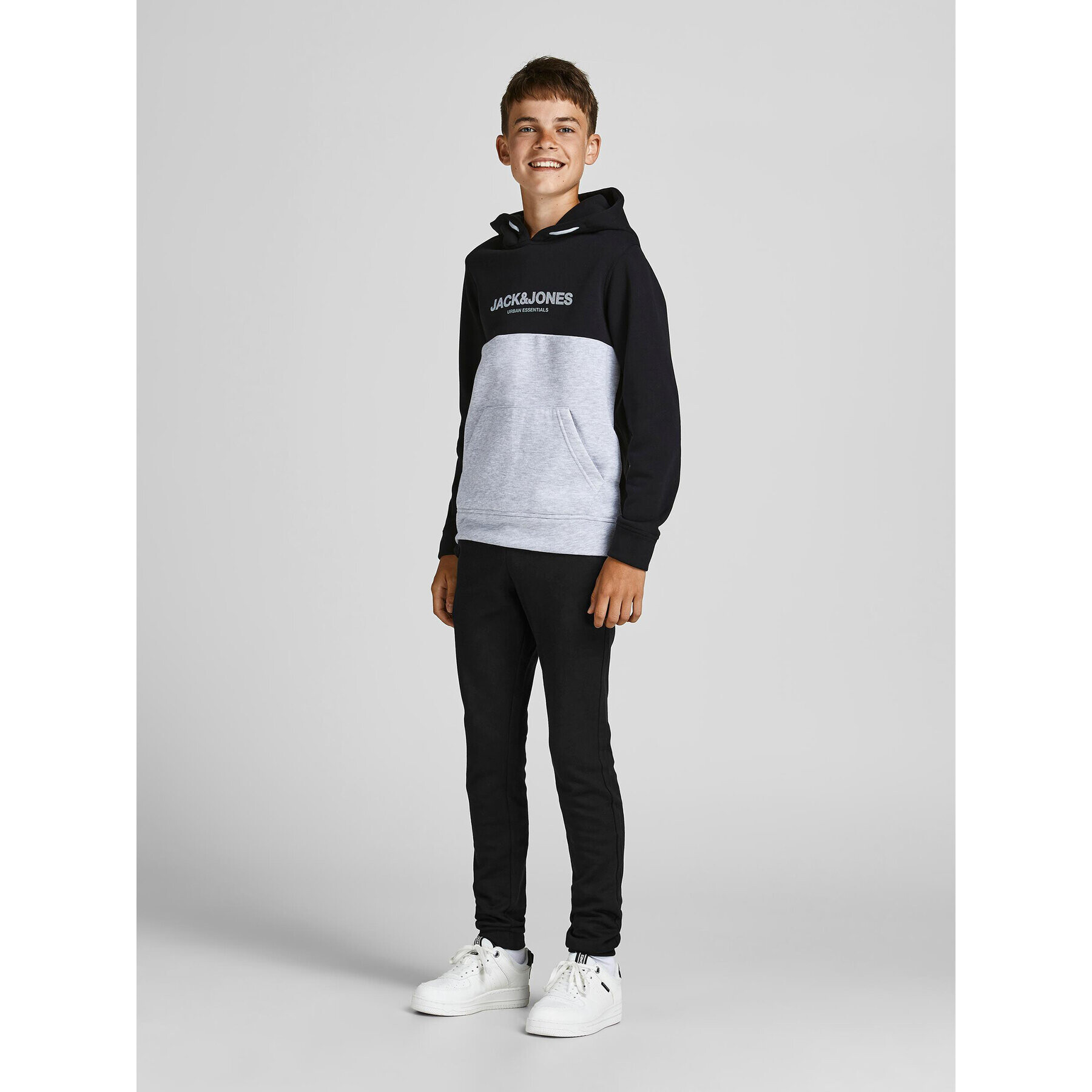 Jack&Jones Junior Teplákové kalhoty Basic 12190406 Černá Regular Fit - Pepit.cz