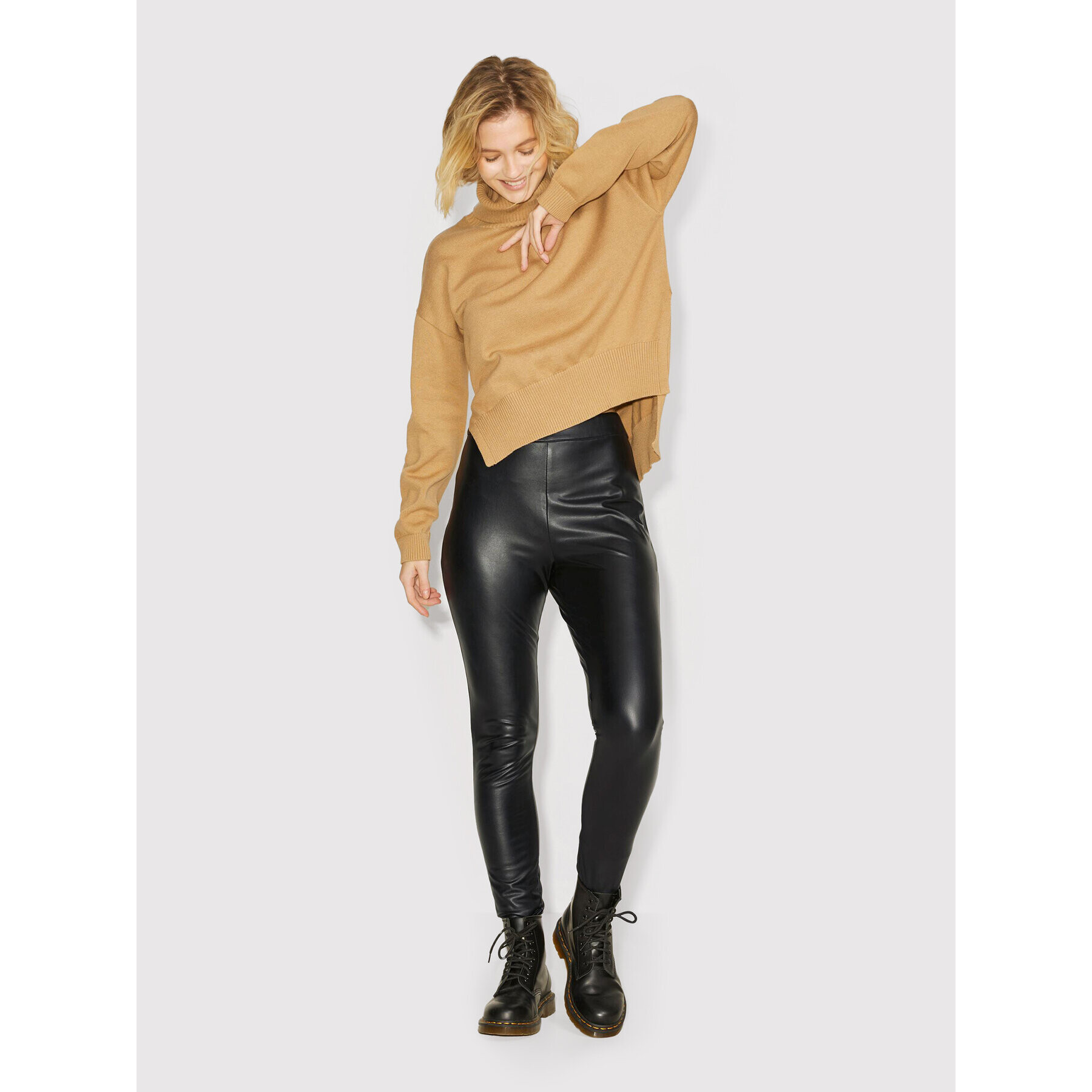 JJXX Kalhoty z imitace kůže Megan 12213641 Černá Slim Fit - Pepit.cz