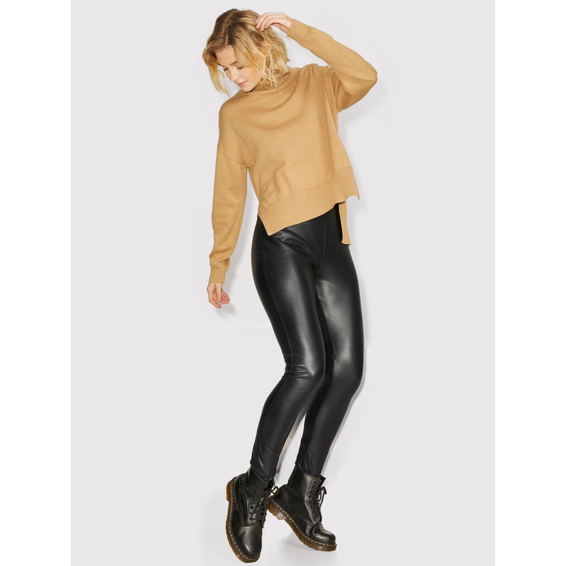 JJXX Kalhoty z imitace kůže Megan 12213641 Černá Slim Fit - Pepit.cz