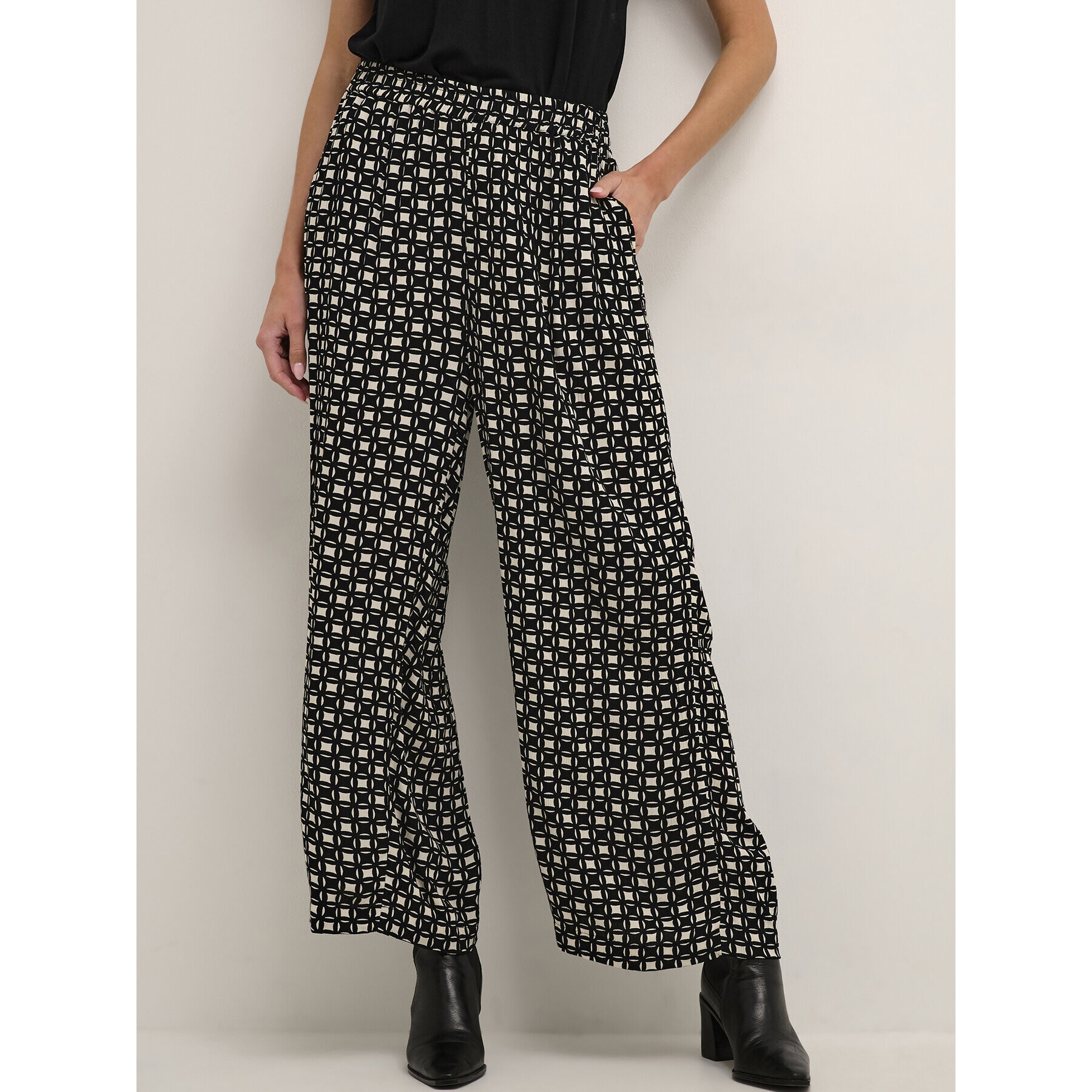 Kaffe Kalhoty culottes Nilia 10507399 Černá Loose Fit - Pepit.cz