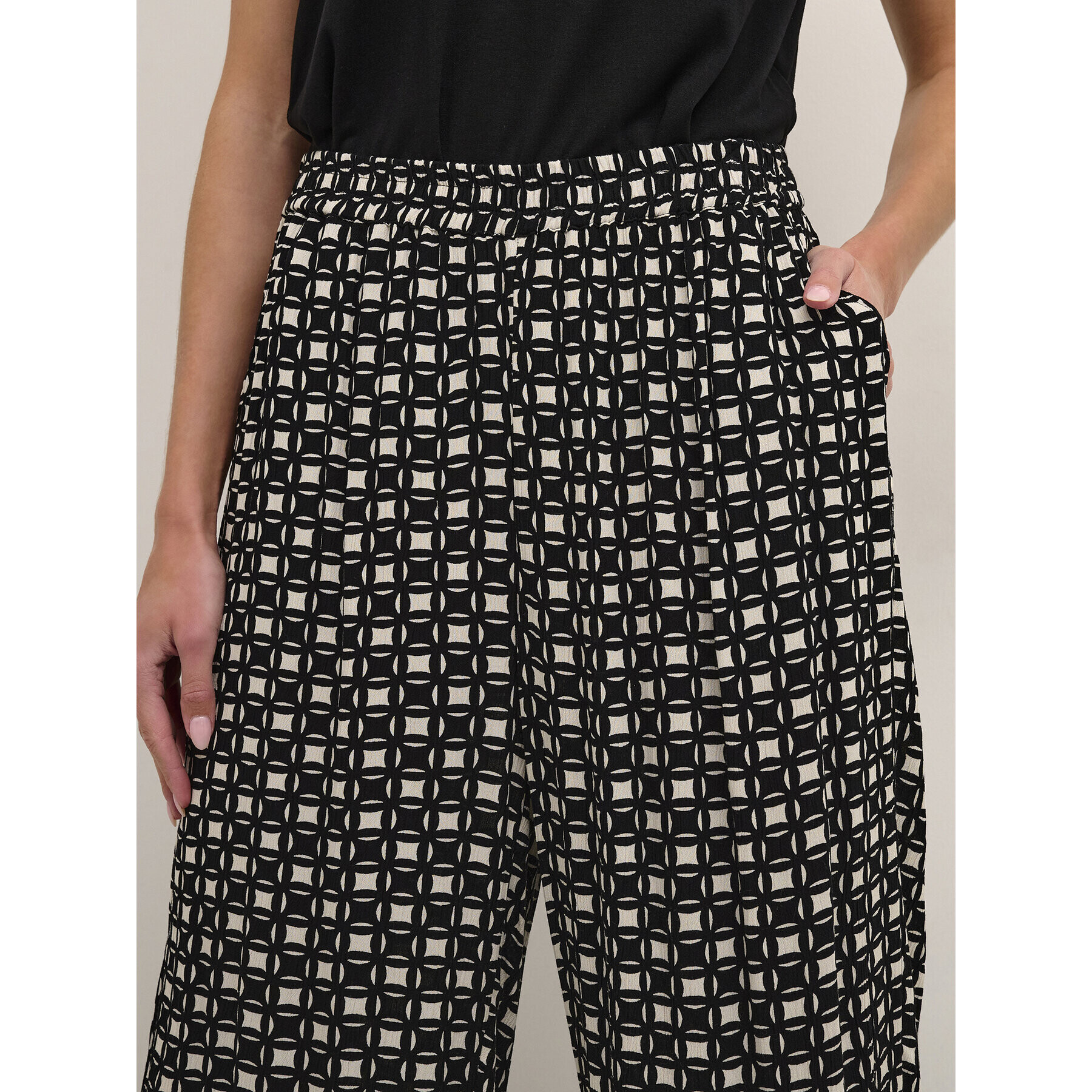 Kaffe Kalhoty culottes Nilia 10507399 Černá Loose Fit - Pepit.cz