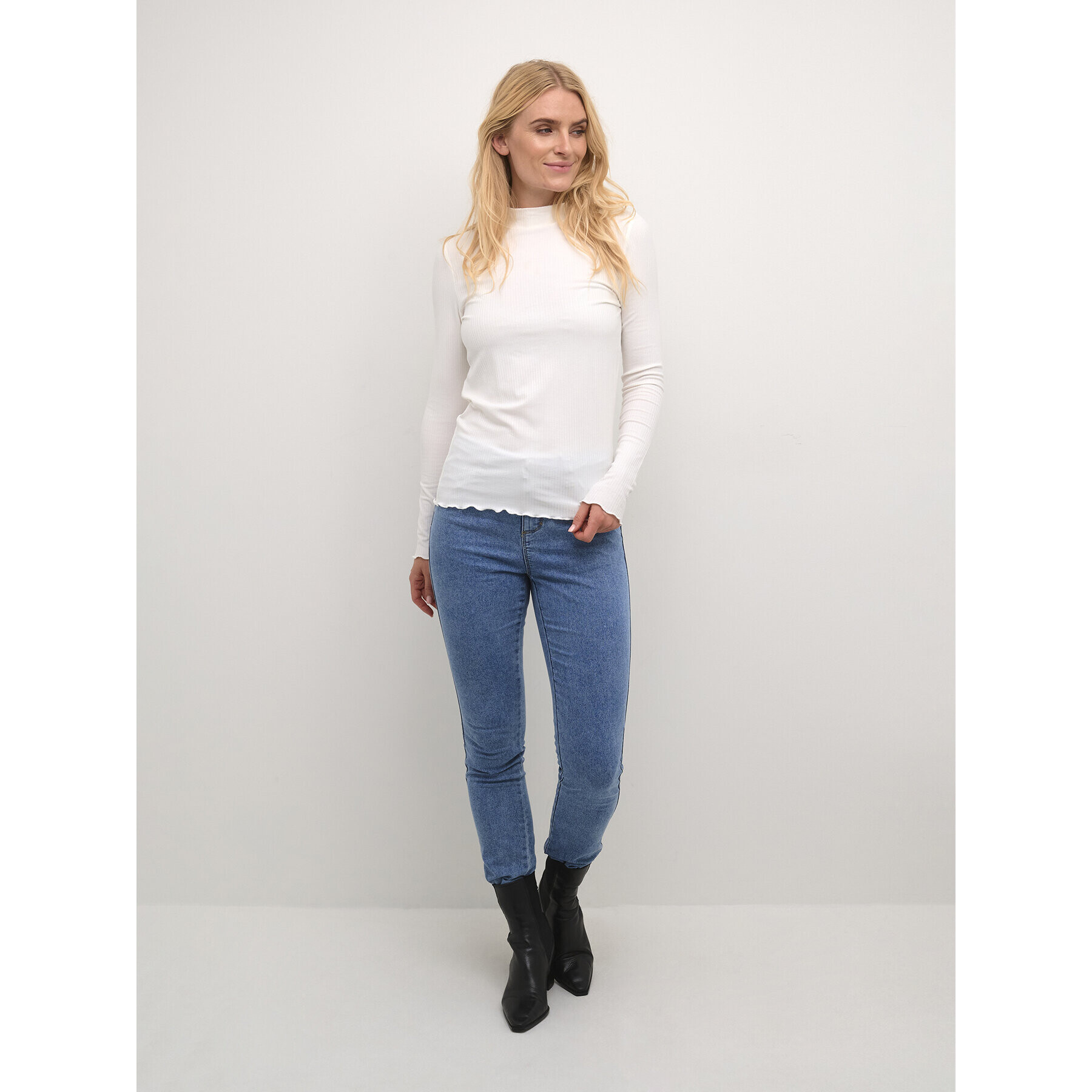 Kaffe T-Shirt Kadrew Turtleneck 10507922 Bílá Shaped Fit - Pepit.cz