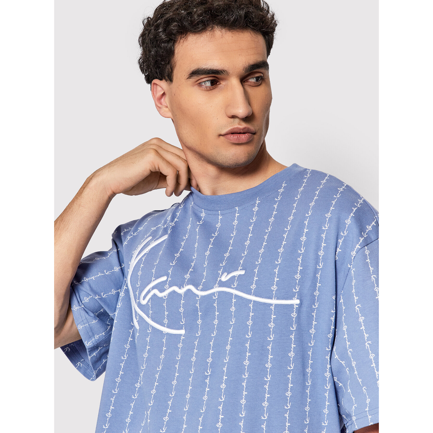 Karl Kani T-Shirt Signature Logo Pinstripe 6030043 Modrá Regular Fit - Pepit.cz