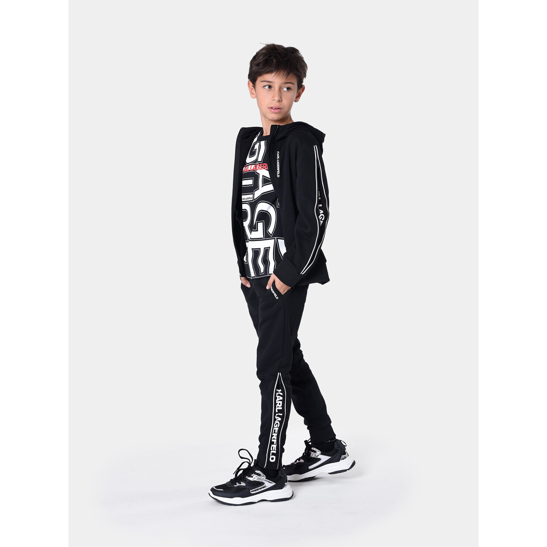 Karl Lagerfeld Kids Teplákové kalhoty Z24162 S Černá Regular Fit - Pepit.cz