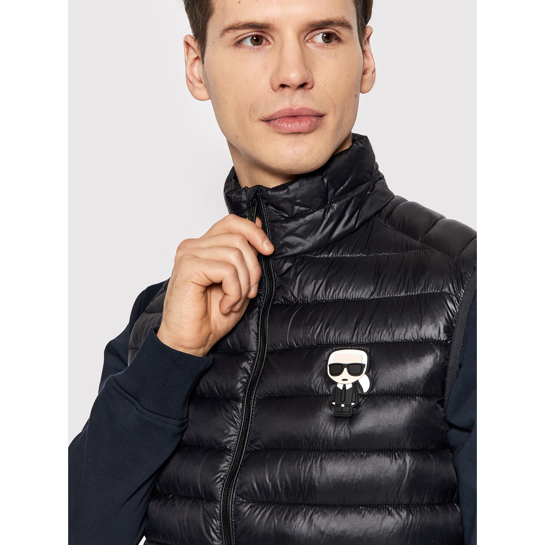 KARL LAGERFELD Vesta Vest 505023 521590 Černá Regular Fit - Pepit.cz