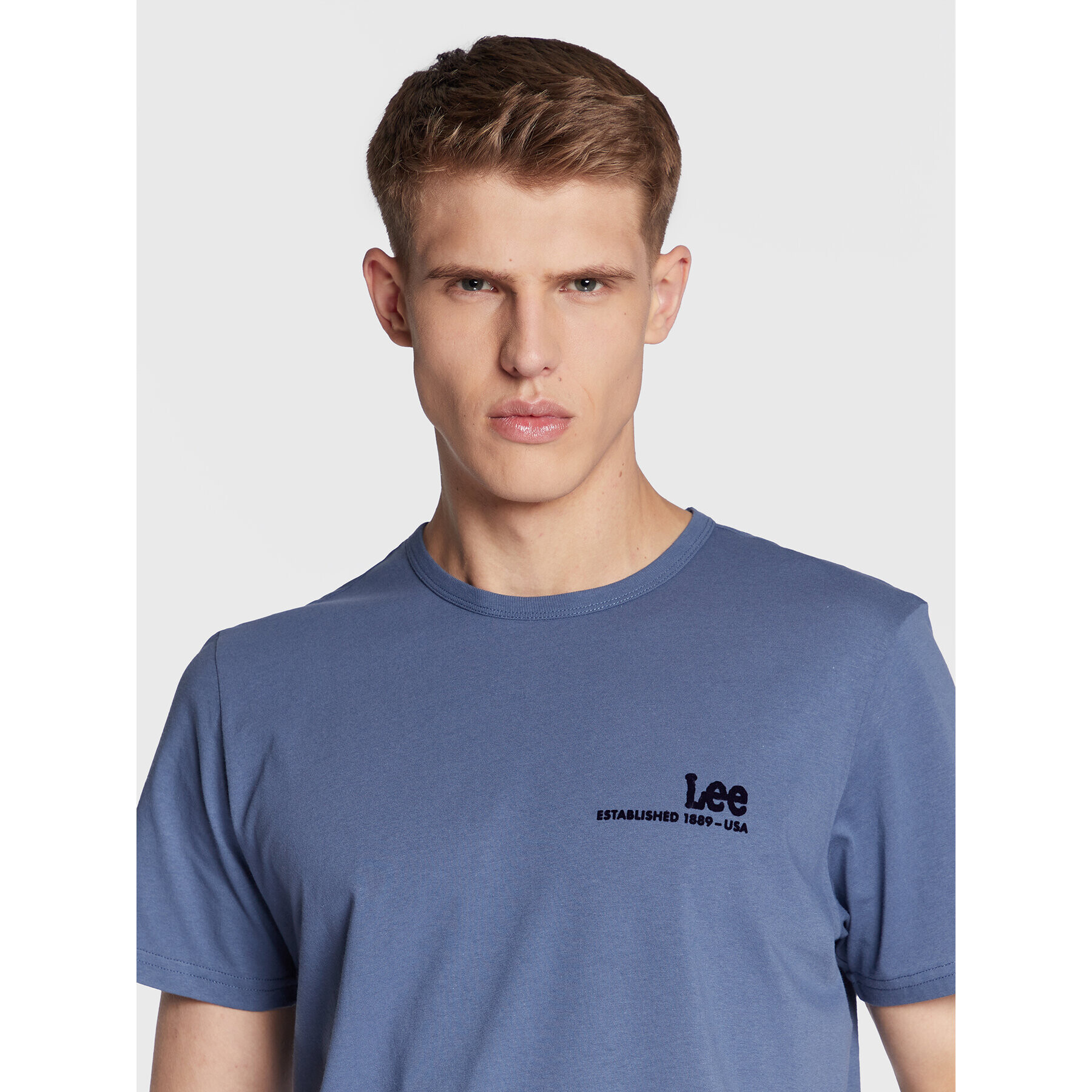 Lee T-Shirt Small Logo L68WFE54 112321832 Tmavomodrá Regular Fit - Pepit.cz