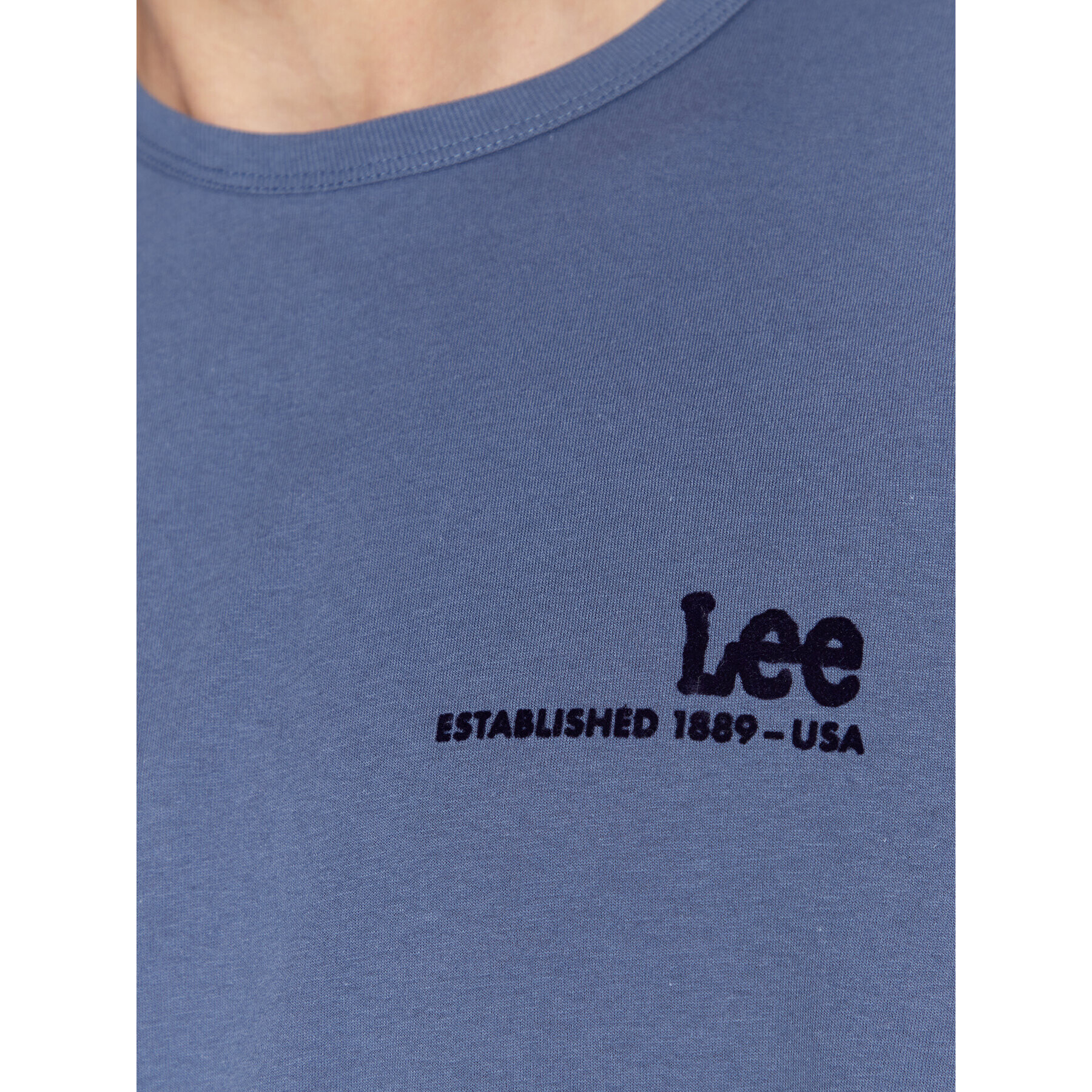 Lee T-Shirt Small Logo L68WFE54 112321832 Tmavomodrá Regular Fit - Pepit.cz