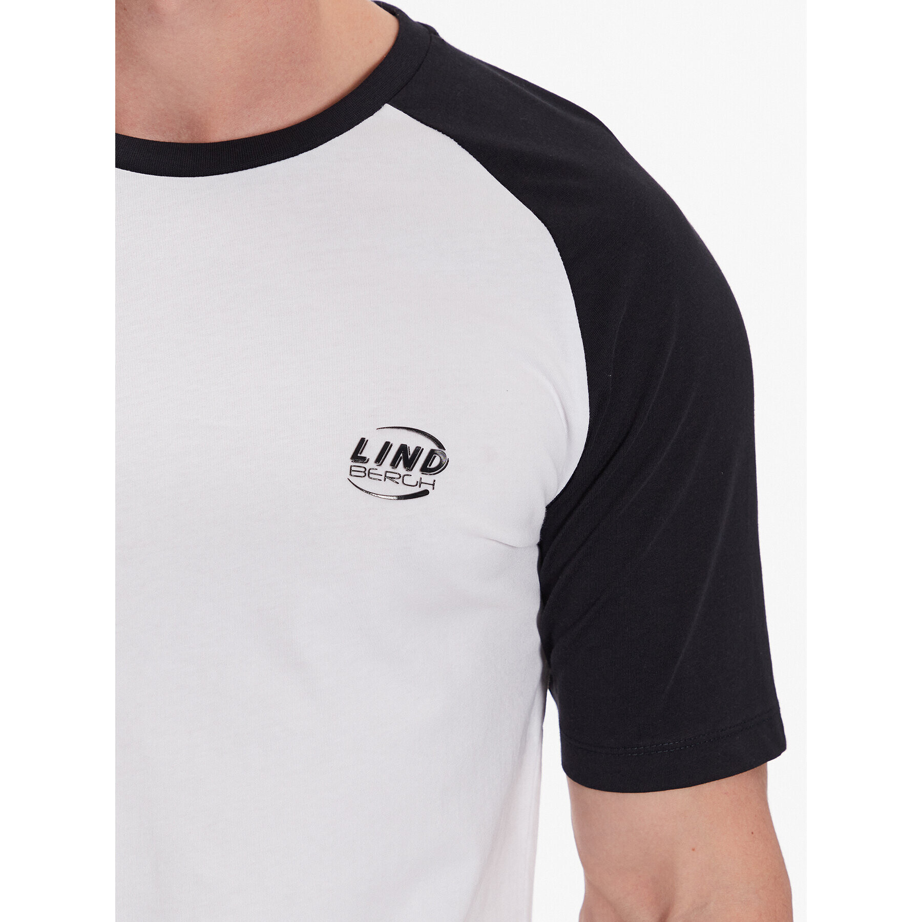 Lindbergh T-Shirt 30-400210 Černá Relaxed Fit - Pepit.cz