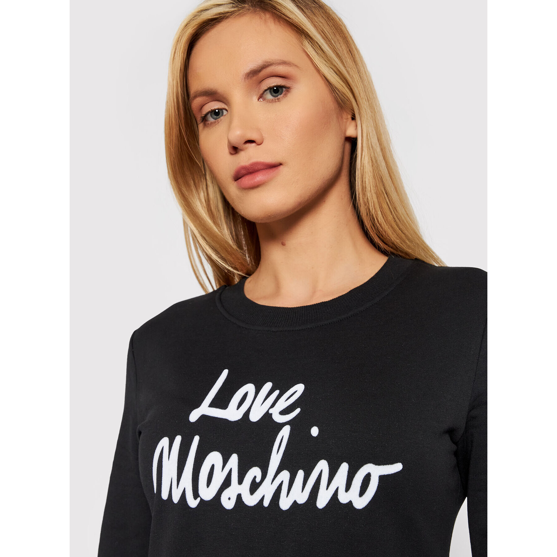 LOVE MOSCHINO Úpletové šaty W5C0002E 2288 Černá Regular Fit - Pepit.cz