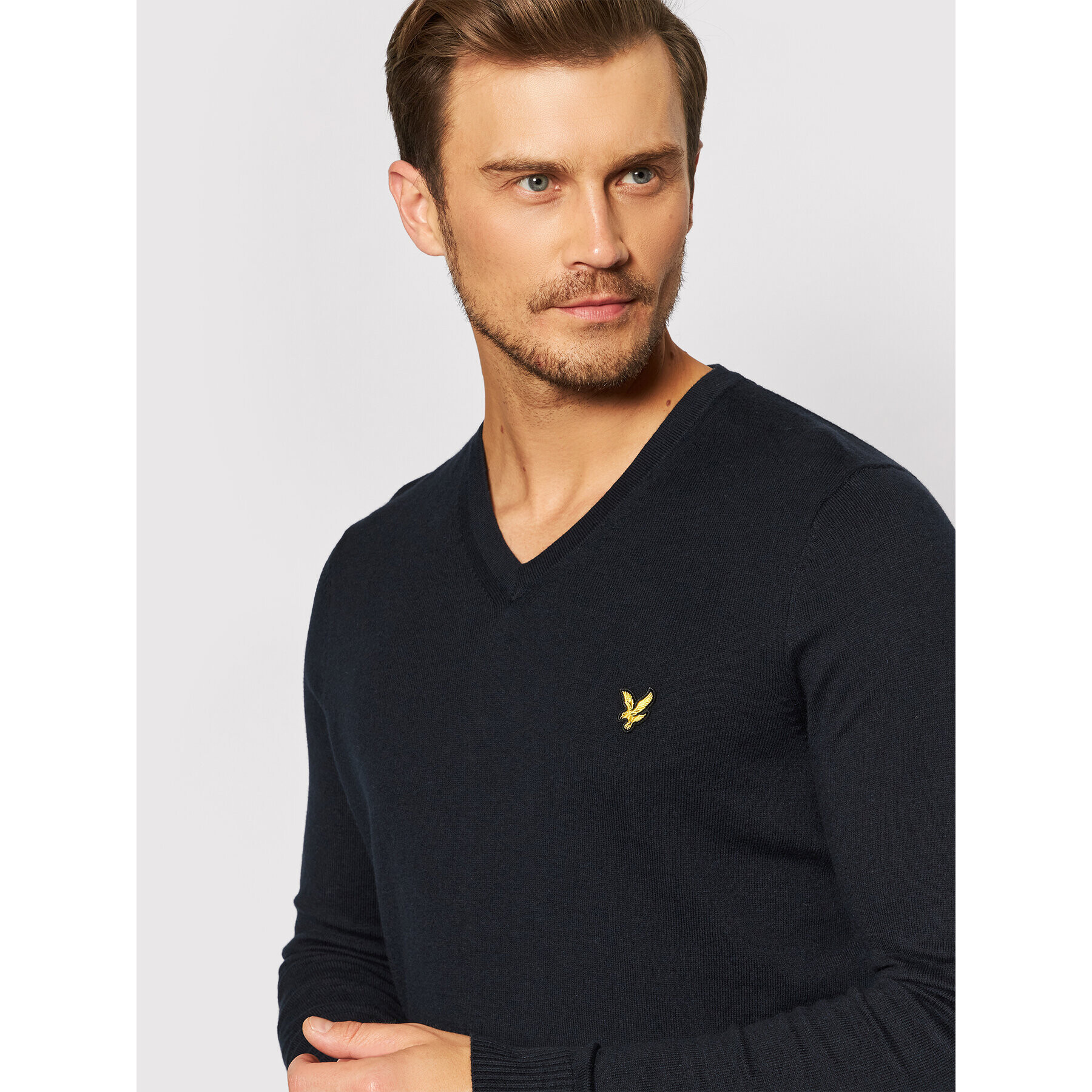 Lyle & Scott Svetr V Neck KN401VC Tmavomodrá Slim Fit - Pepit.cz