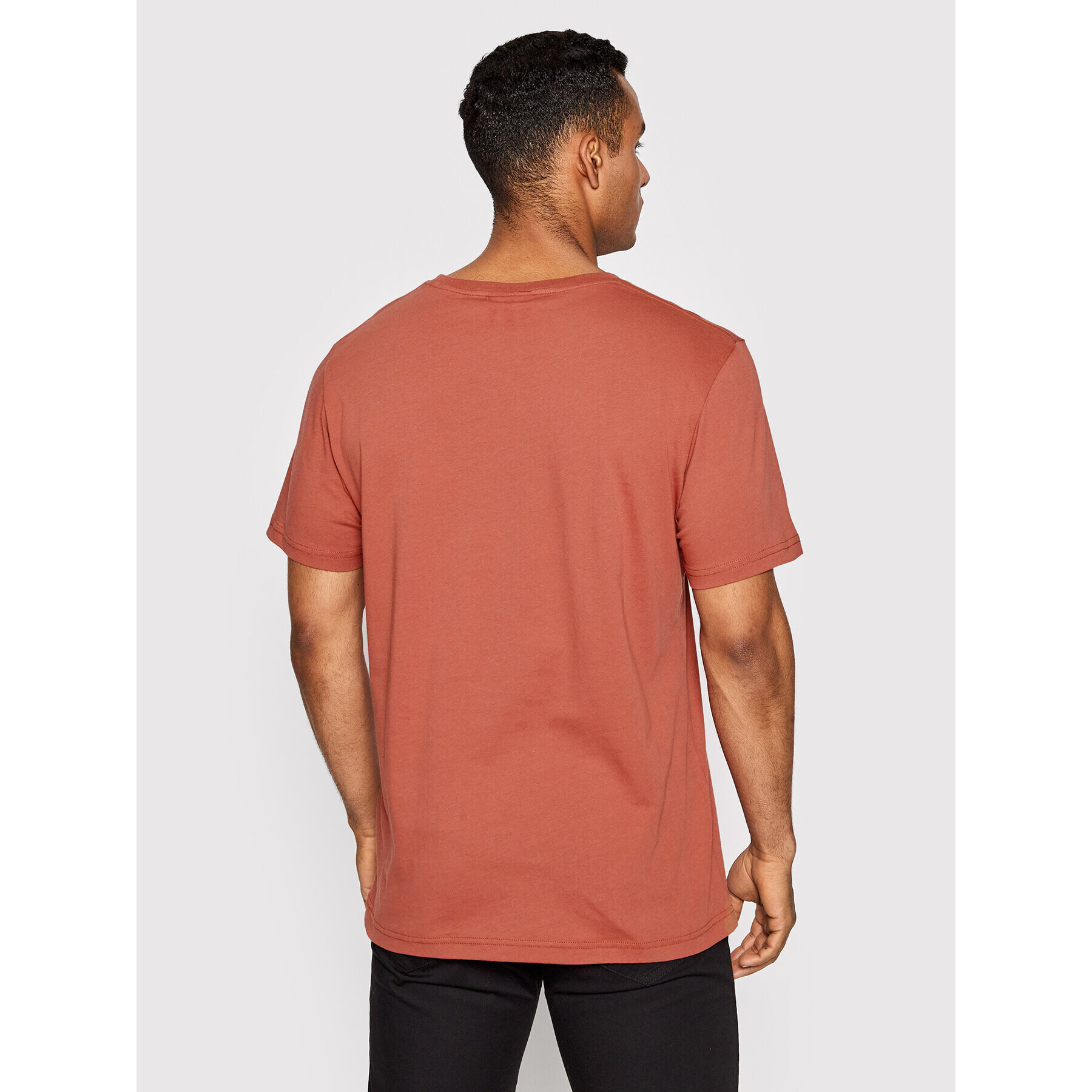 Makia T-Shirt Square Pocket M24041 Červená Regular Fit - Pepit.cz