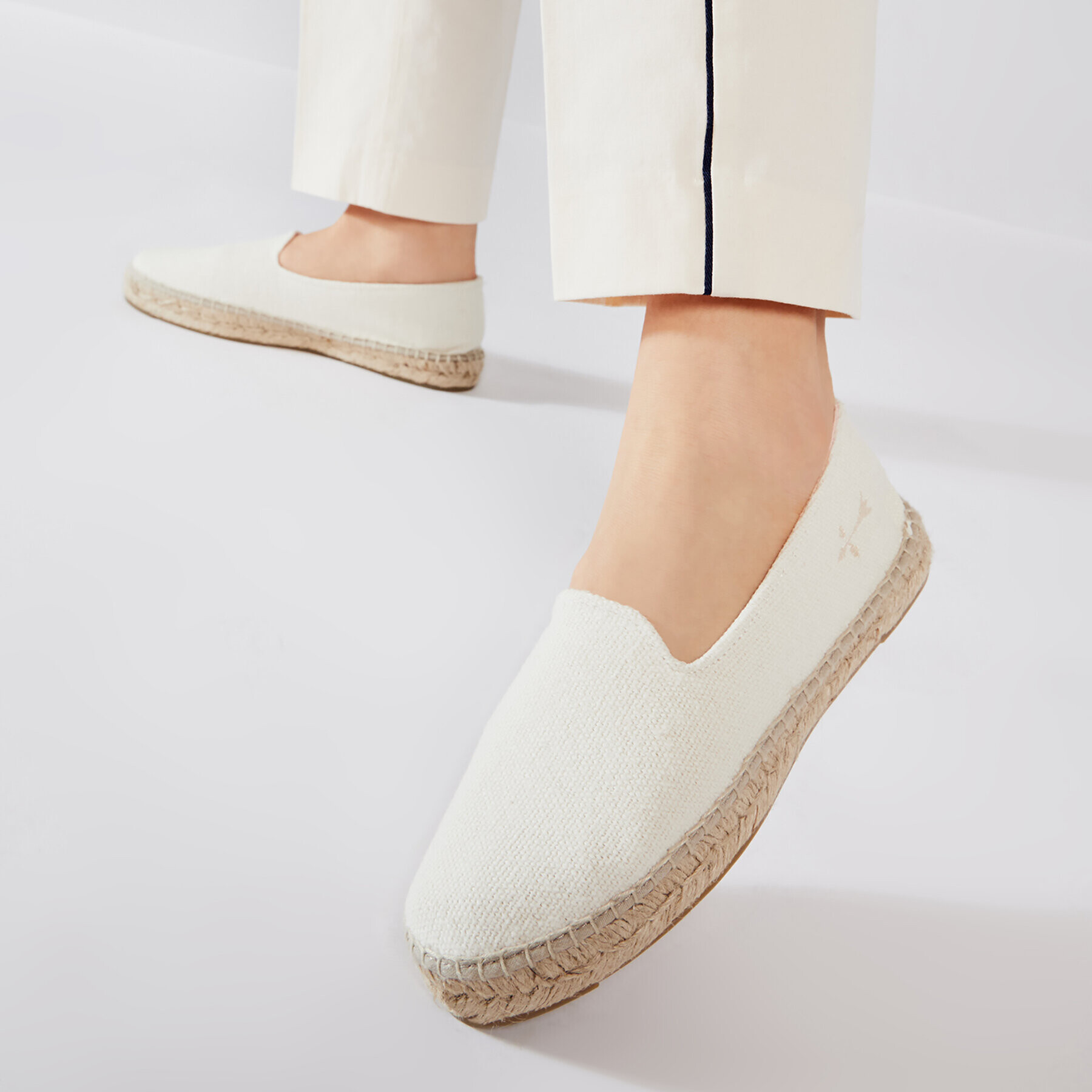 Manebi Espadrilky Slippers W O 4.0 N0 Bílá - Pepit.cz