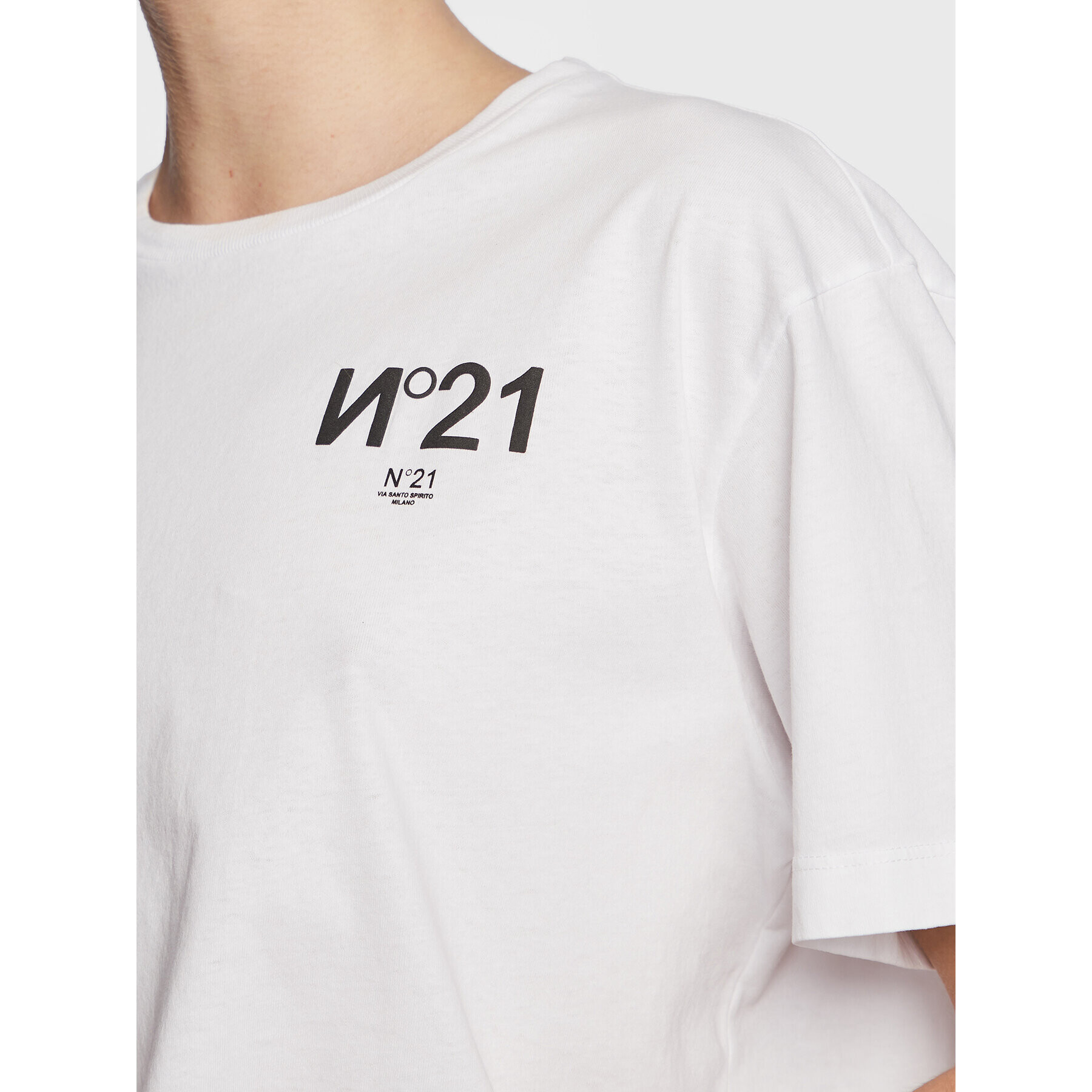 N°21 T-Shirt 23E N2M0 F051 6331 Bílá Regular Fit - Pepit.cz