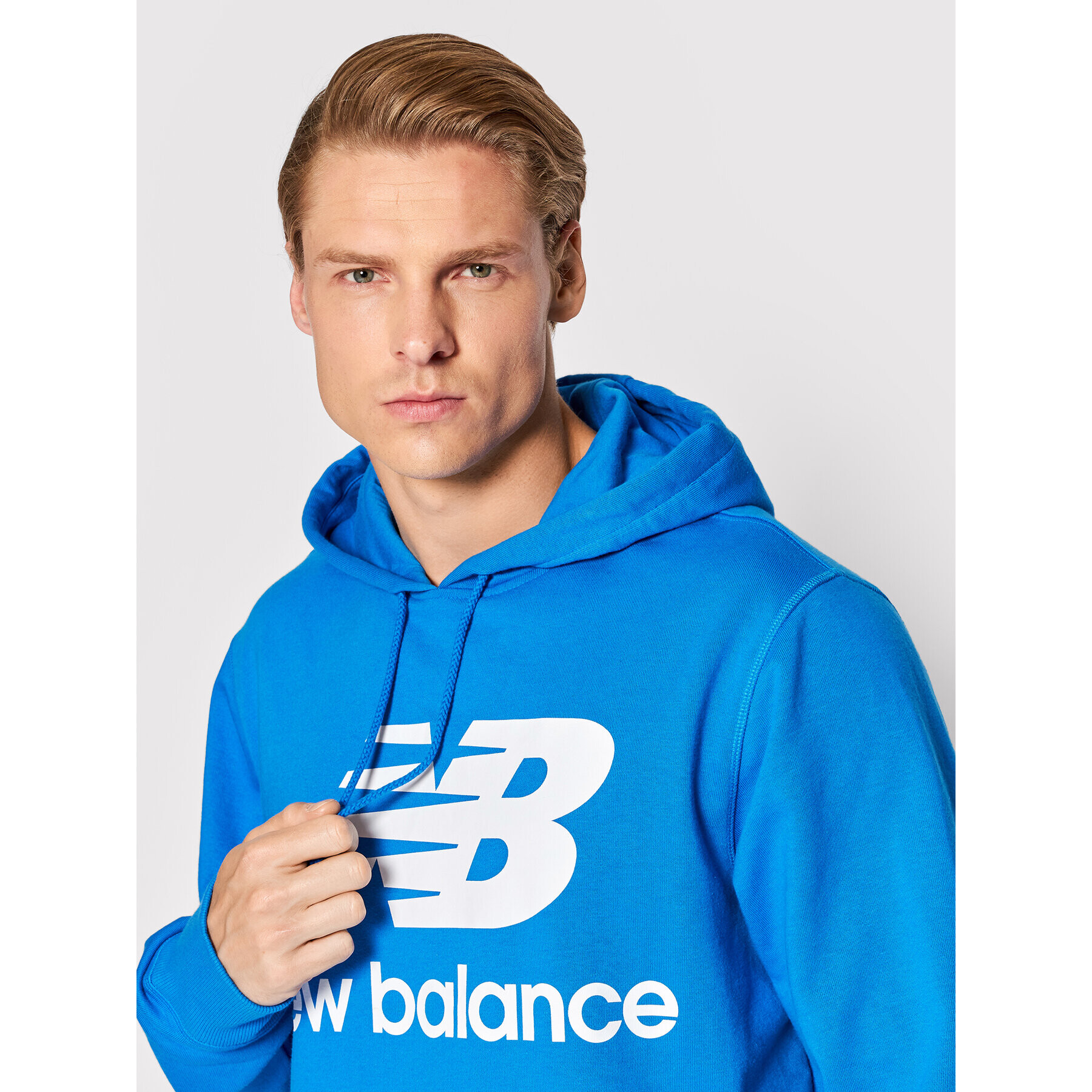 New Balance Mikina Essentials Stacked Logo MT03558 Modrá Relaxed Fit - Pepit.cz