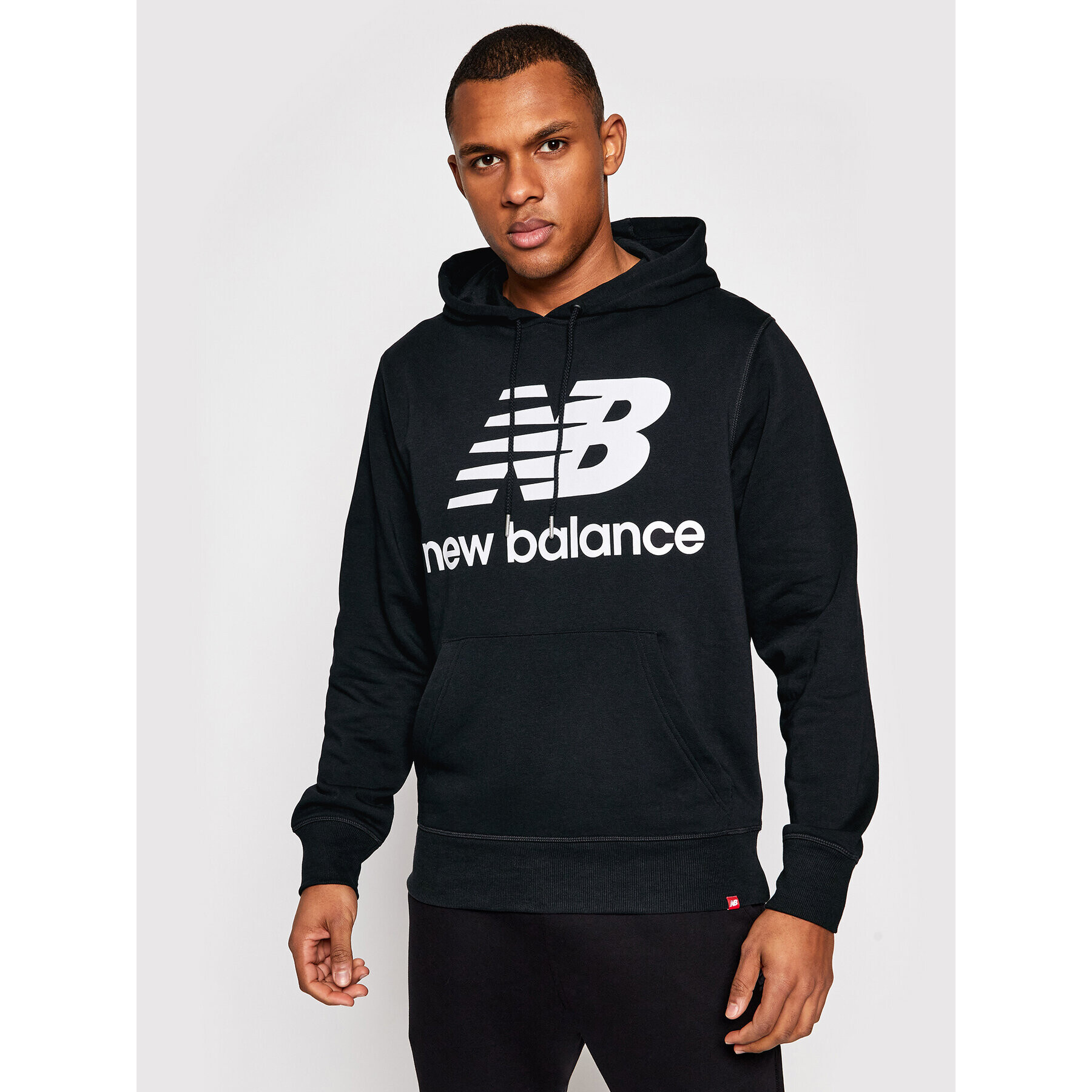 New Balance Mikina Essentials Stacked Logo Po MT03558 Černá Athletic Fit - Pepit.cz