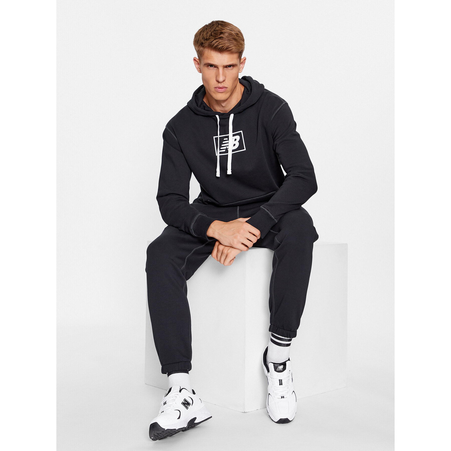 New Balance Mikina NB Essentials Hoodie MT33508 Černá Regular Fit - Pepit.cz