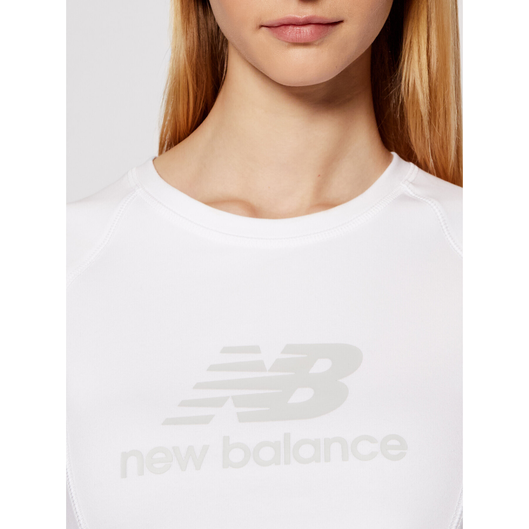 New Balance T-Shirt Athletics Podium WT03503 Bílá Fitted Fit - Pepit.cz