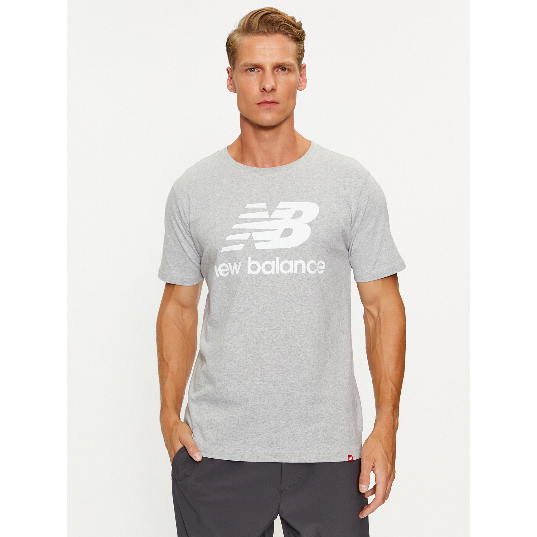 New Balance T-Shirt Essential Logo MT01575 Šedá Athletic Fit - Pepit.cz