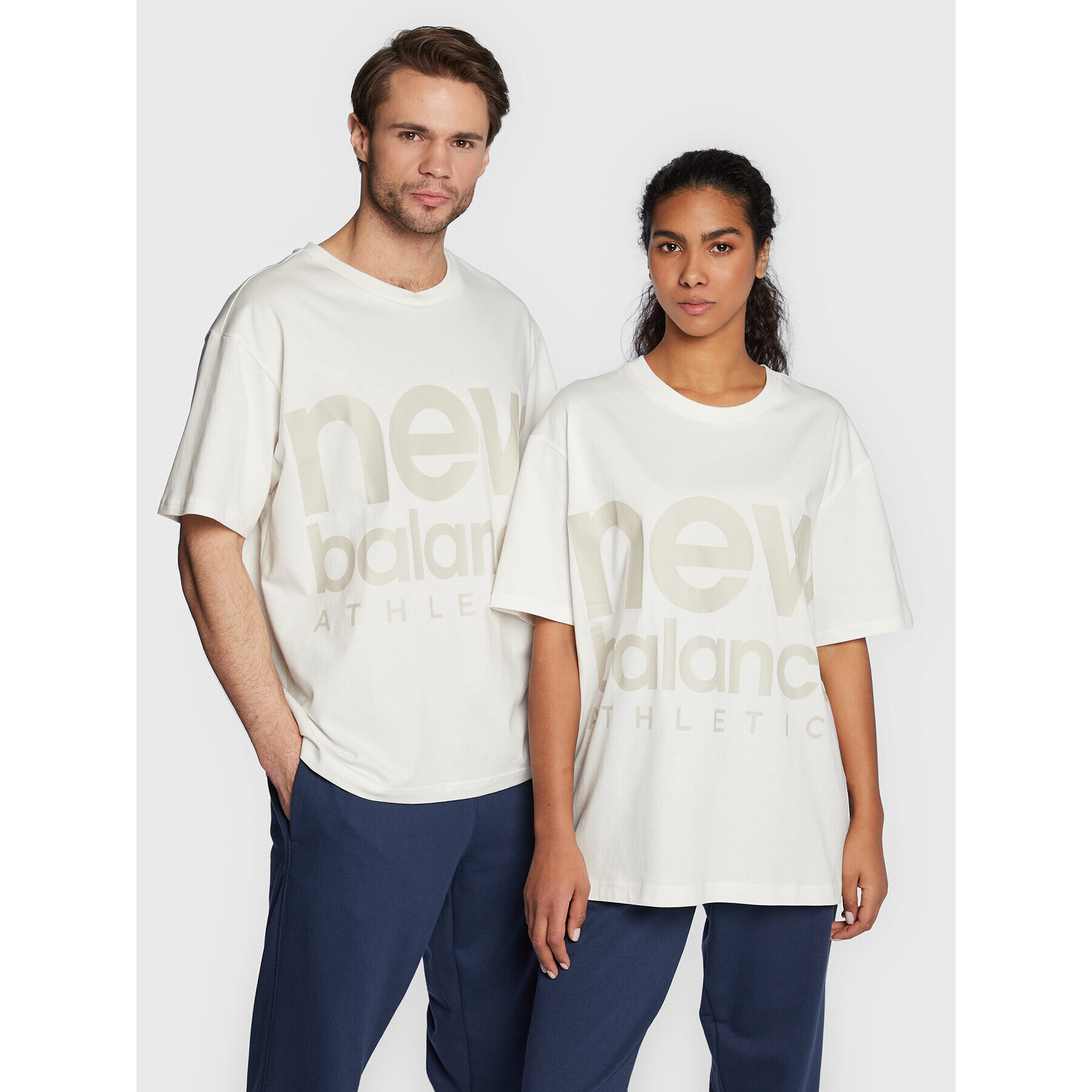 New Balance T-Shirt Unisex Athletics UT23505 Écru Oversize - Pepit.cz