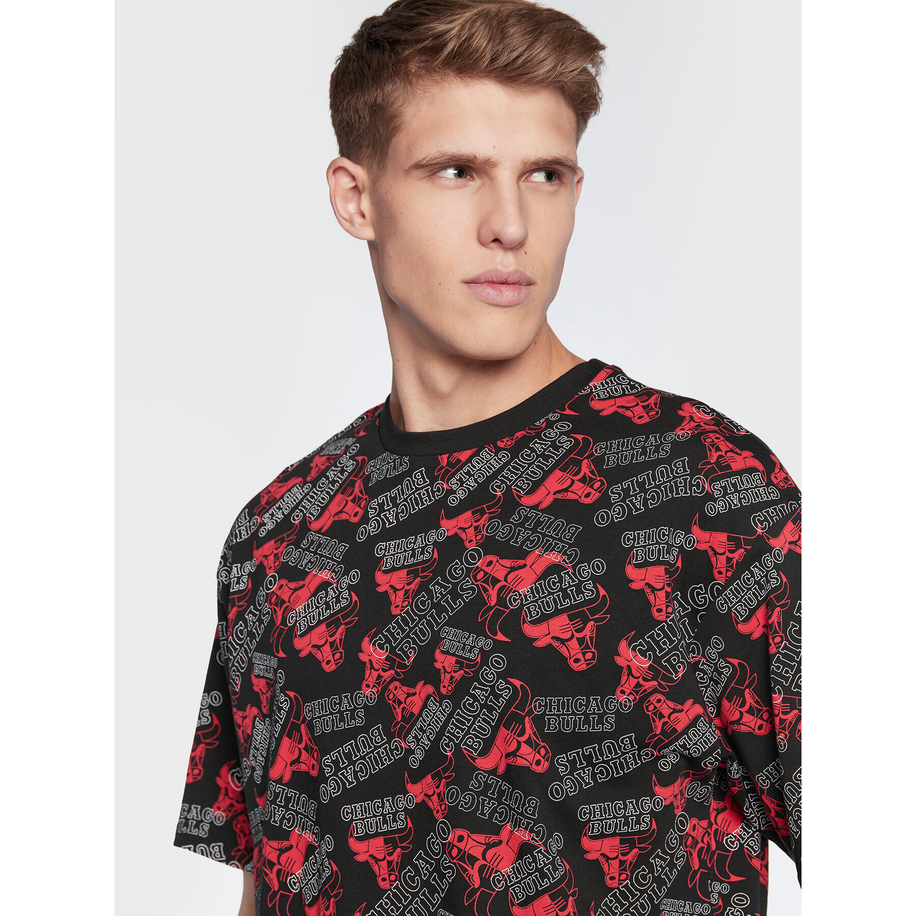 New Era T-Shirt Chicago Bulls Logo Print 60284618 Barevná Oversize - Pepit.cz