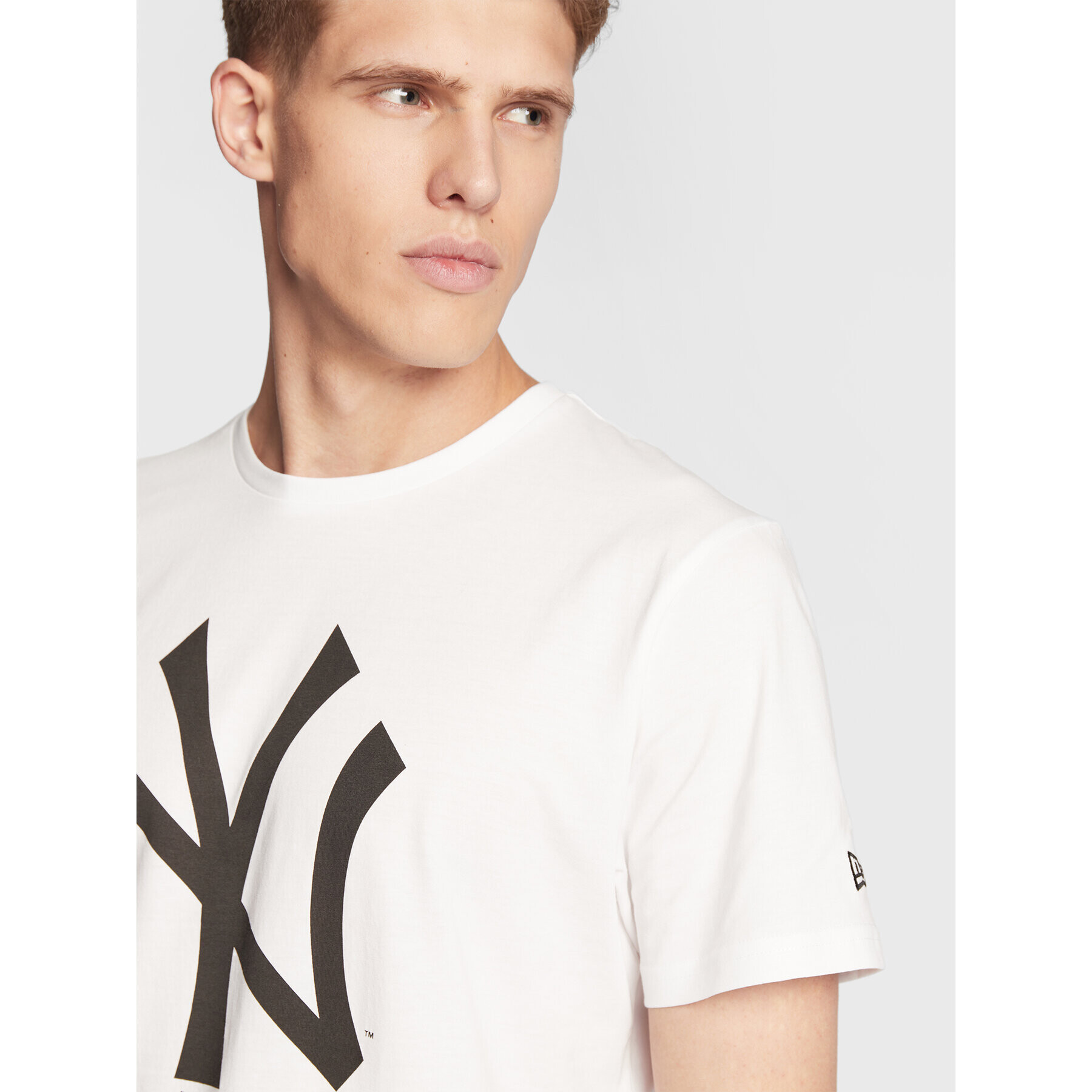 New Era T-Shirt New York Yankees Team Logo 11863818 Bílá Regular Fit - Pepit.cz