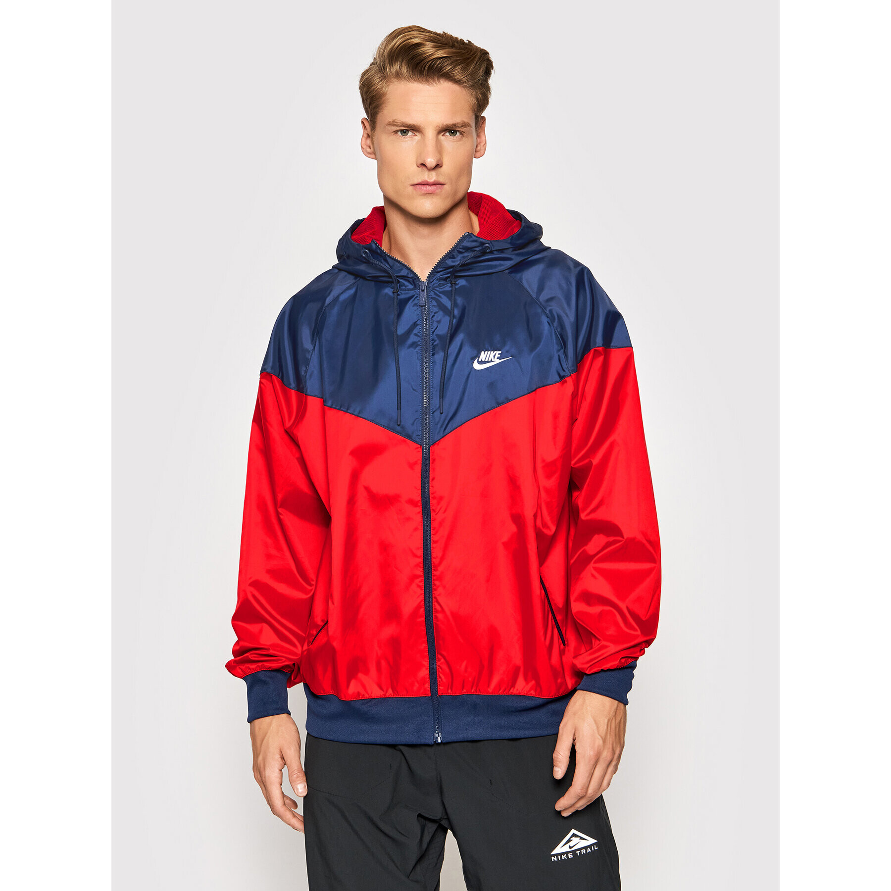 Nike Běžecká bunda Sportswear Windrunner DA0001 Červená Standard Fit - Pepit.cz