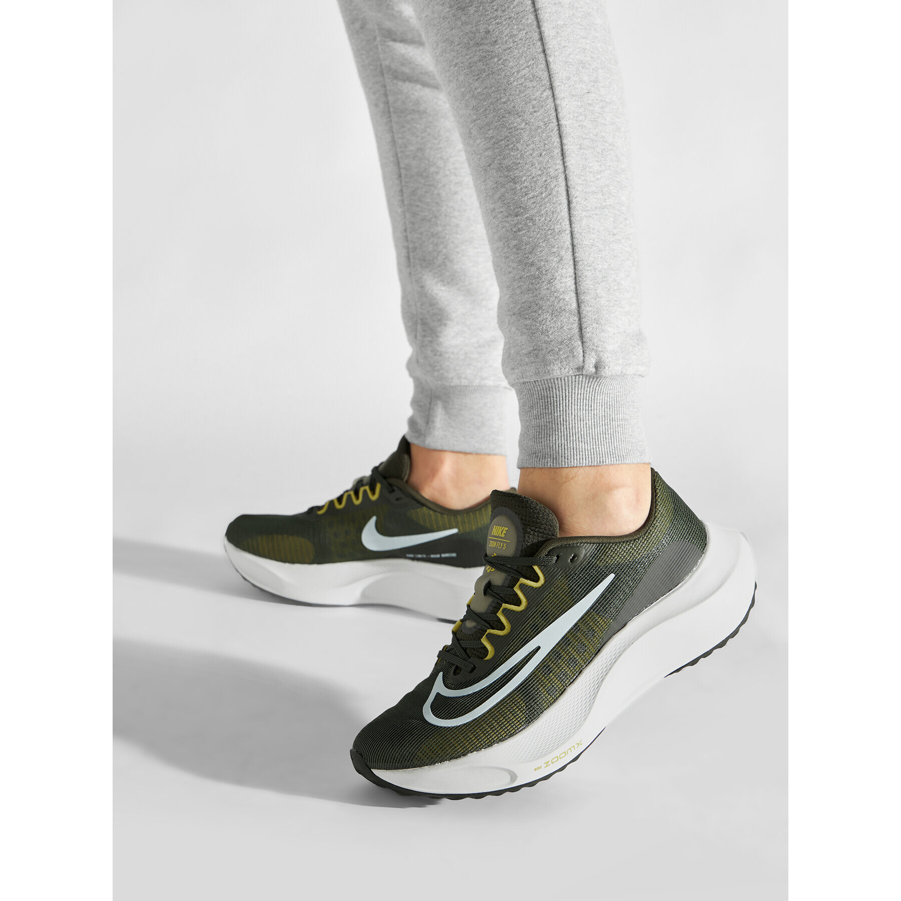 Nike Boty Zoom Fly 5 DM8968 301 Khaki - Pepit.cz