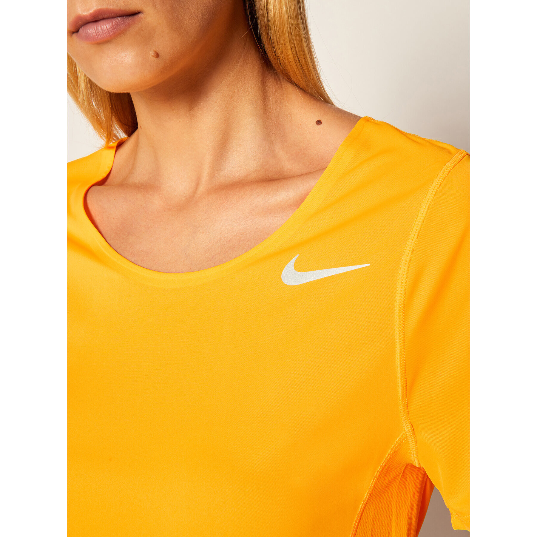 Nike Funkční tričko City Sleek CJ9444 Oranžová Regular Fit - Pepit.cz