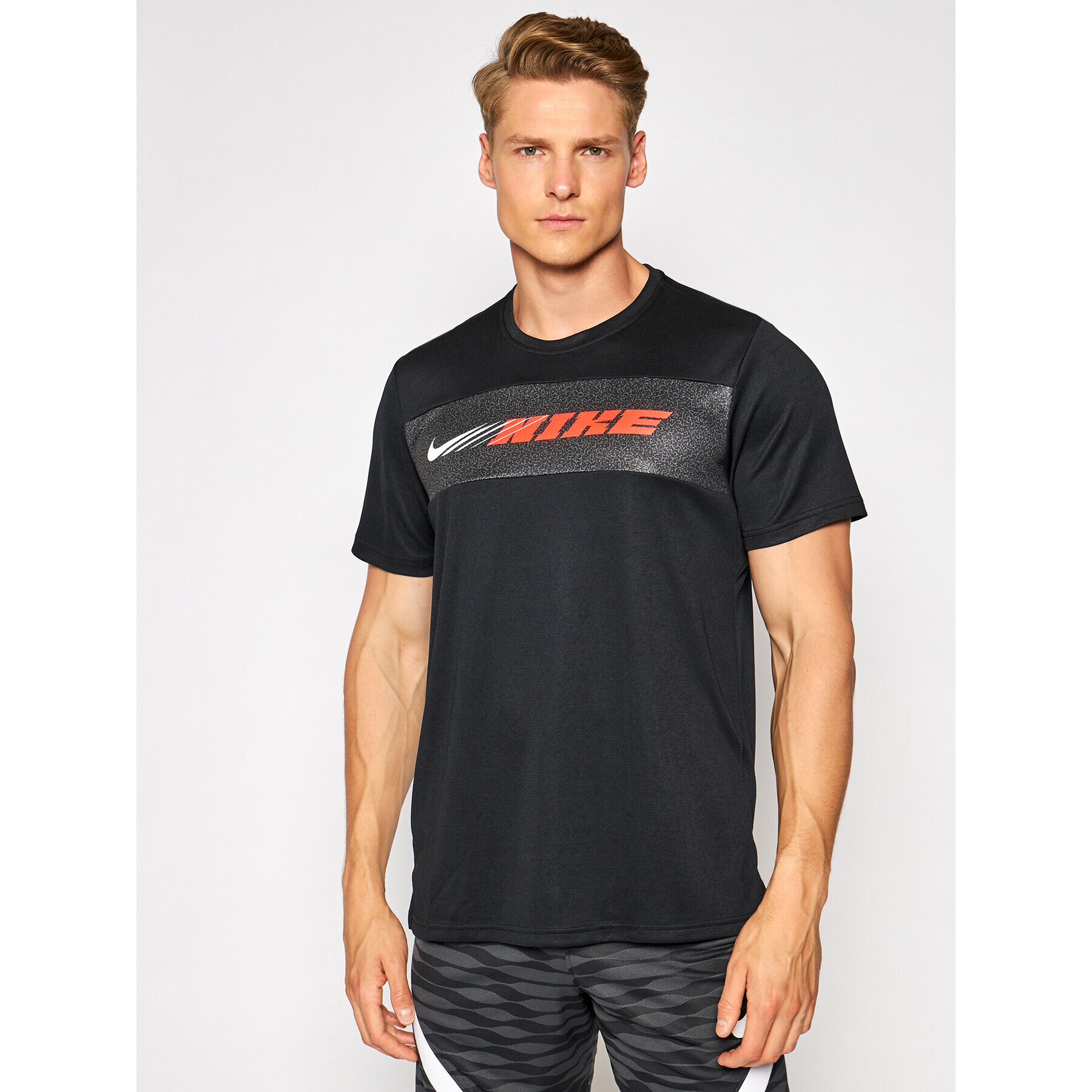 Nike Funkční tričko Dri-FIT Superset CZ1496 Černá Standard Fit - Pepit.cz