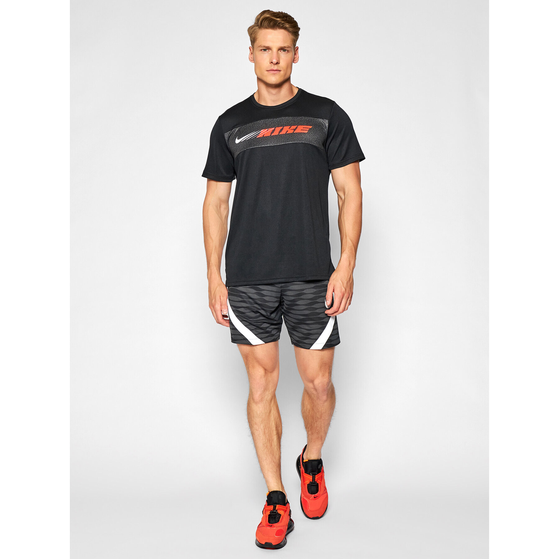 Nike Funkční tričko Dri-FIT Superset CZ1496 Černá Standard Fit - Pepit.cz