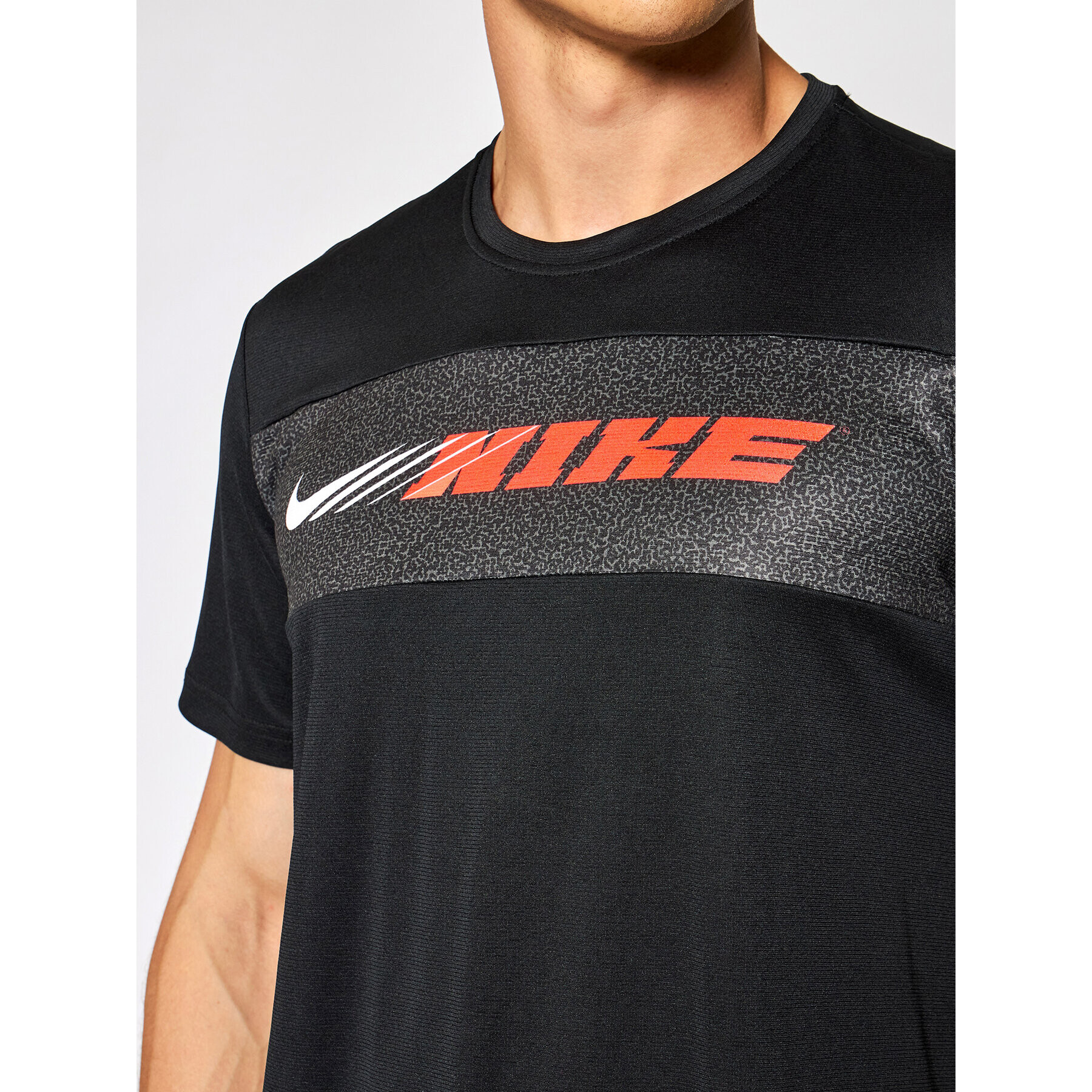 Nike Funkční tričko Dri-FIT Superset CZ1496 Černá Standard Fit - Pepit.cz