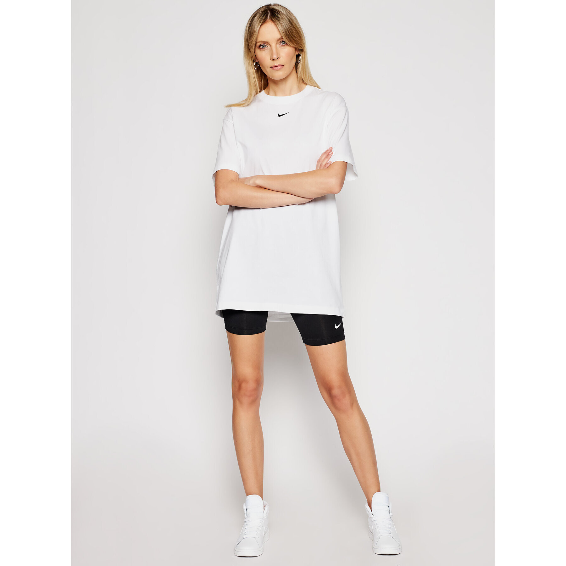 Nike Každodenní šaty Sportswear Essential CJ2242 Bílá Loose Fit - Pepit.cz